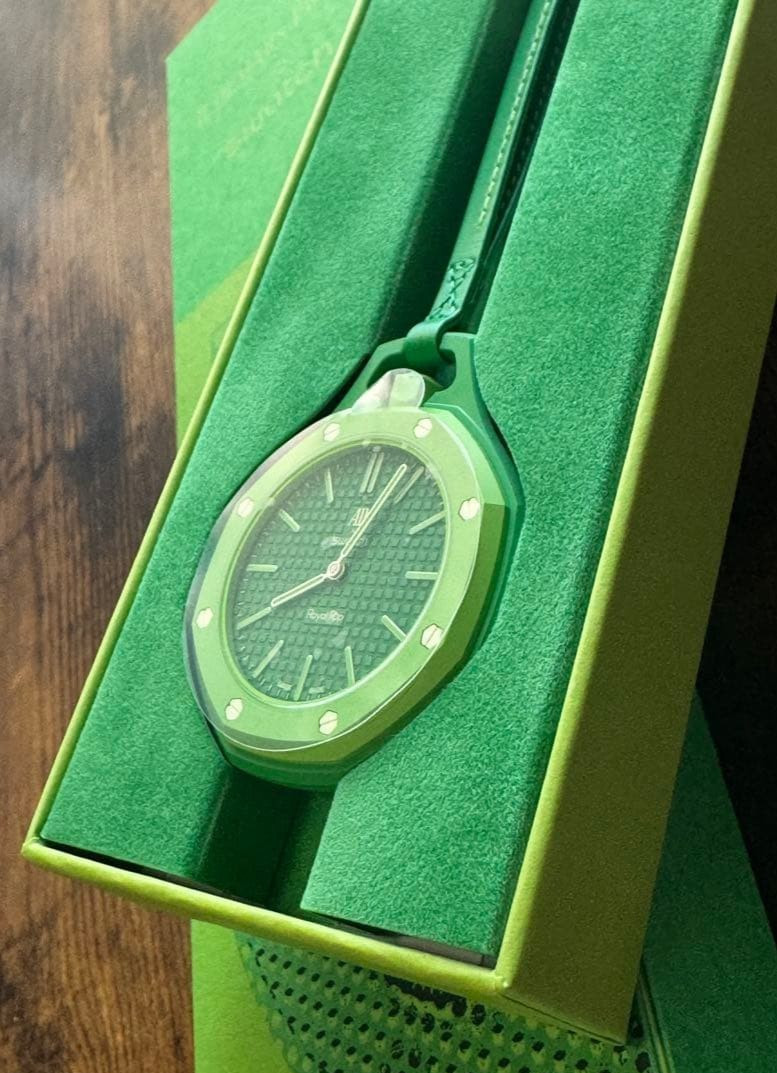 Swatch x Audemars Piguet Royal Pop Green Eight SSX03G100N New with box & papers
