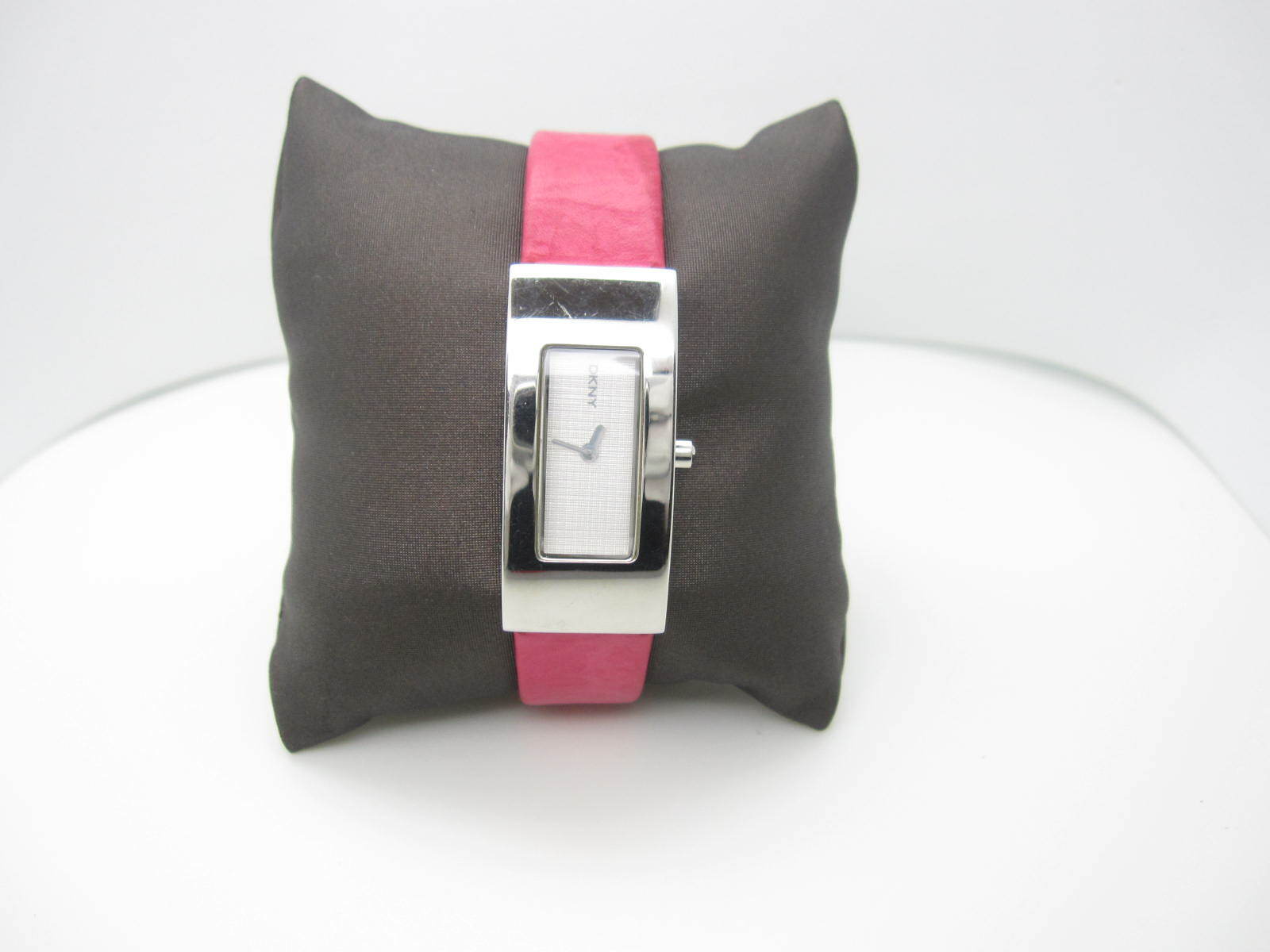 Women’s DKNY 3ATM Water Resistant Analog 19mm Dial Watch (D145) NY 3098