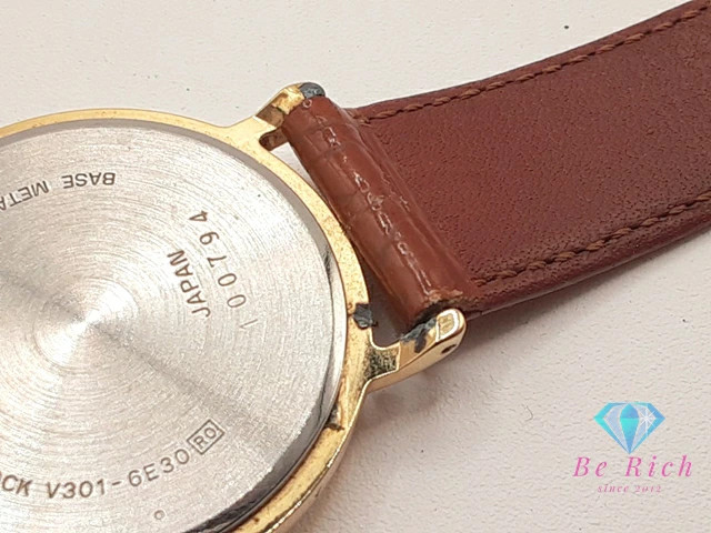 [A1R] Tokyo Disneyland Mickey V301 6E30 Gold Brown GP Watch [h7v]