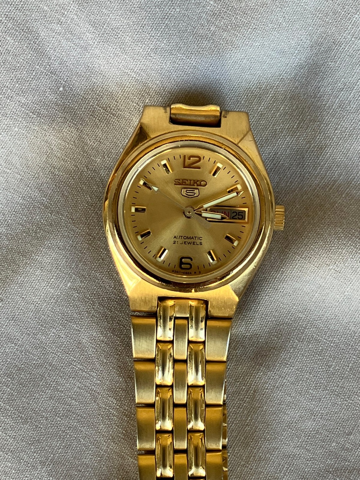 SEIKO 5 Womans Watch~Automatic~21 jewels~Hardlex Crystal~4207-00W0~Estate Item