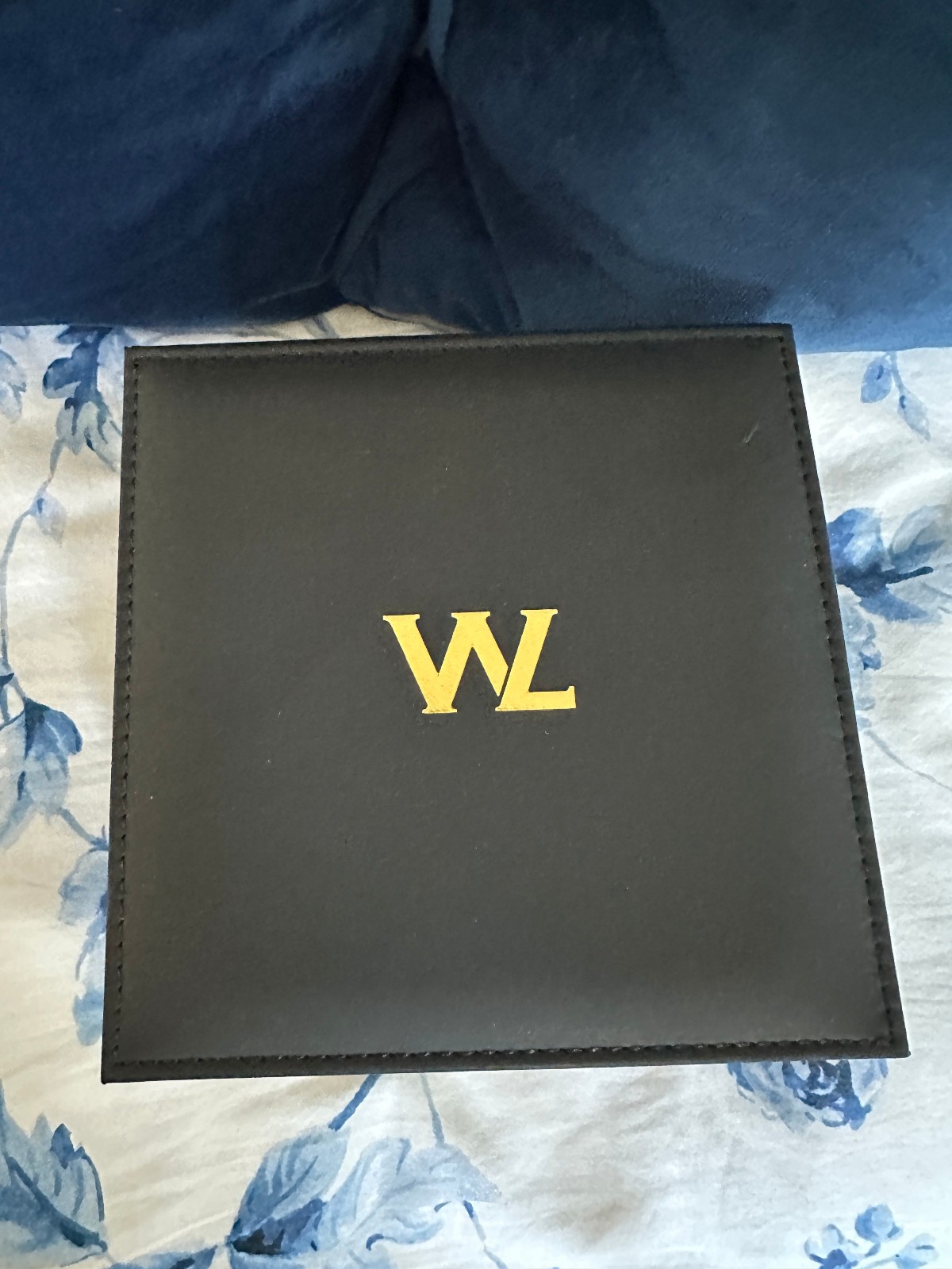 William L 1985 Accueil Power Reserve Automatic Watch 40.5mm White Dial