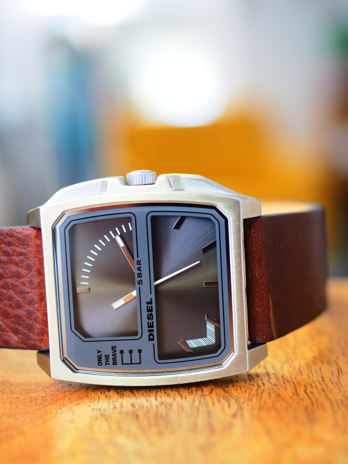 Diesel Watch SS & Leather DZ1409 Retro style Extremely Rare DZ-1409 NWOT