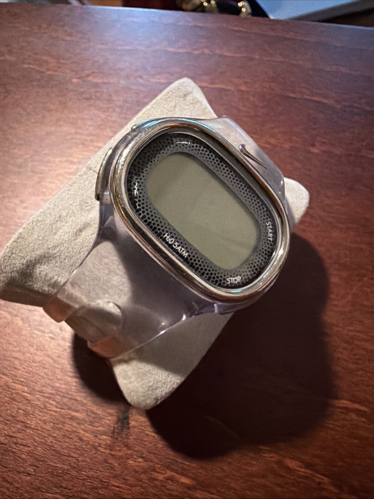 NIKE Imara Kylo CEE Clear Ladies Watch WR0137 NEEDS Battery