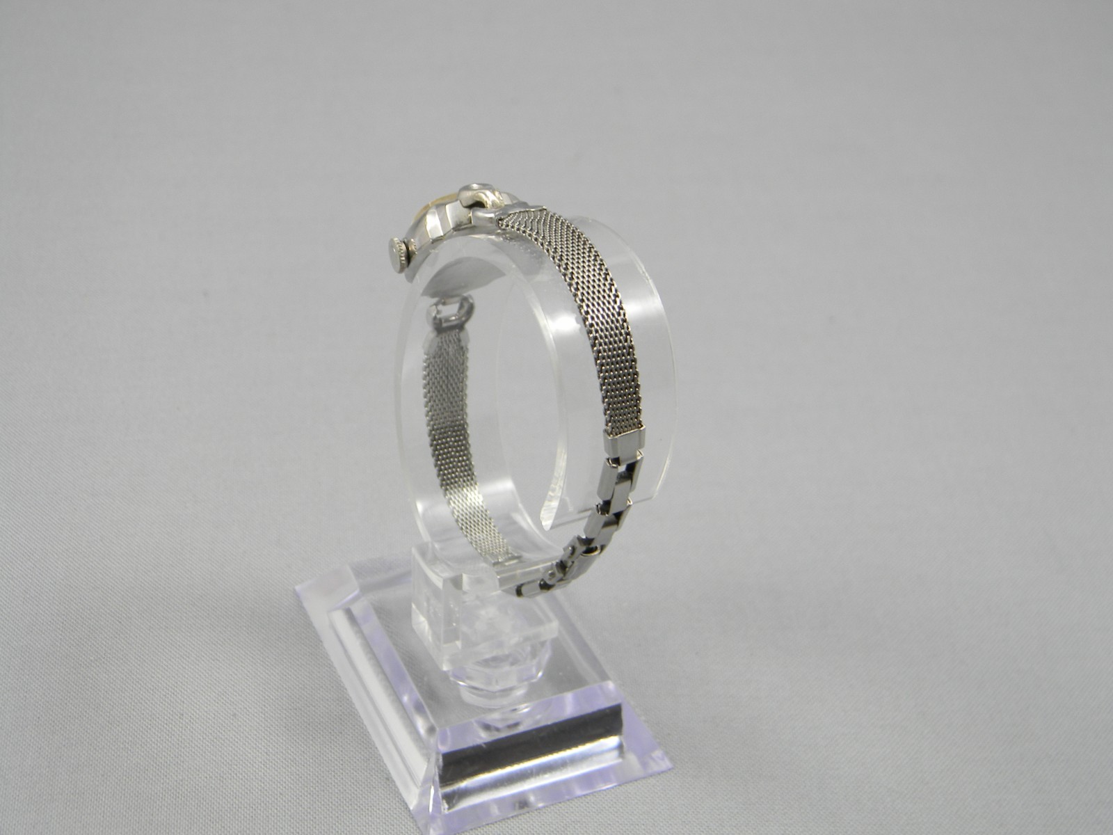 Vintage Caravelle by Bulova Watch Women 16mm 7 Jewel Manual Wind Clasp Band 6.5″