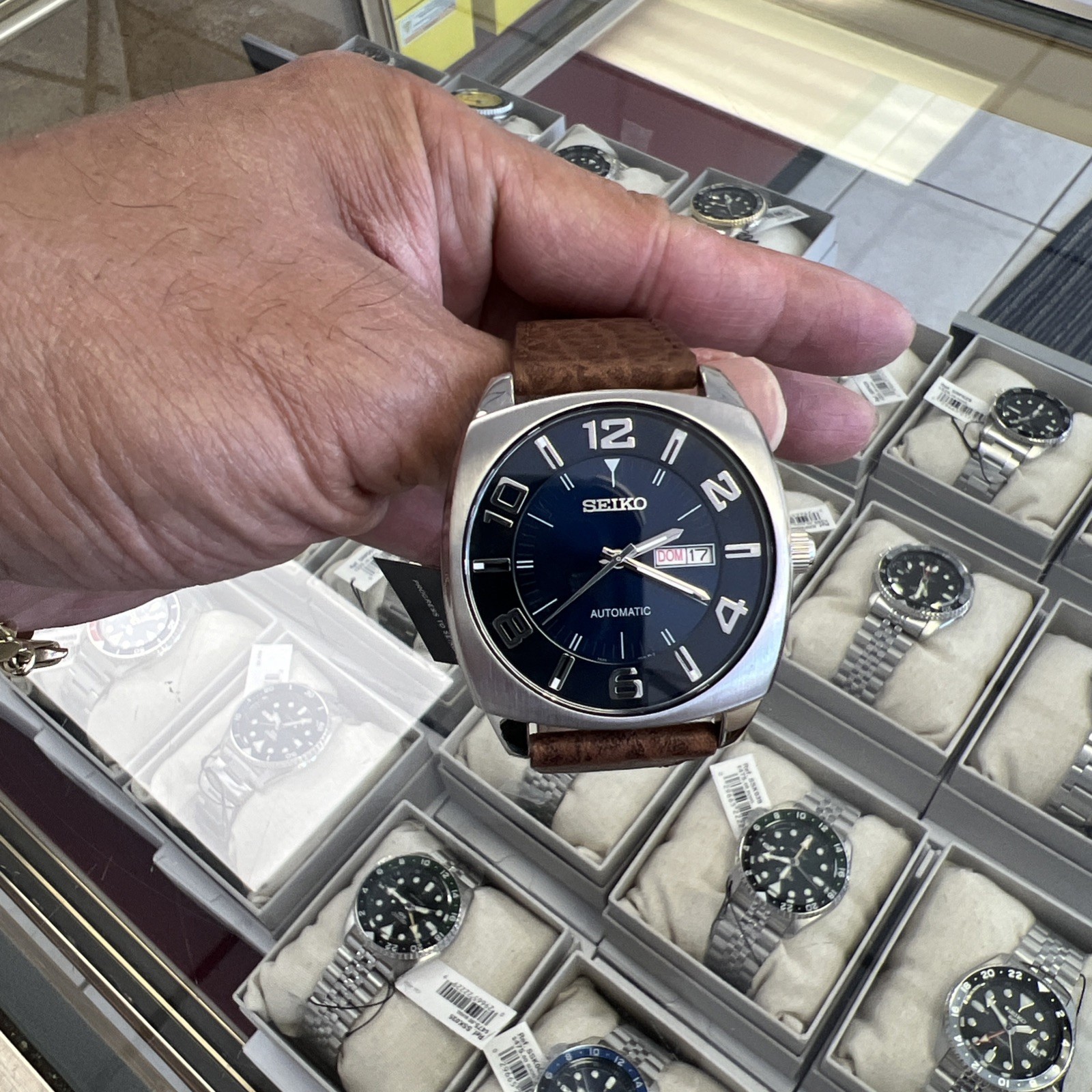 Authentic Seiko Dealer 💯Recraft Series Automatic Blue Dial Brown❤️SNKN37!