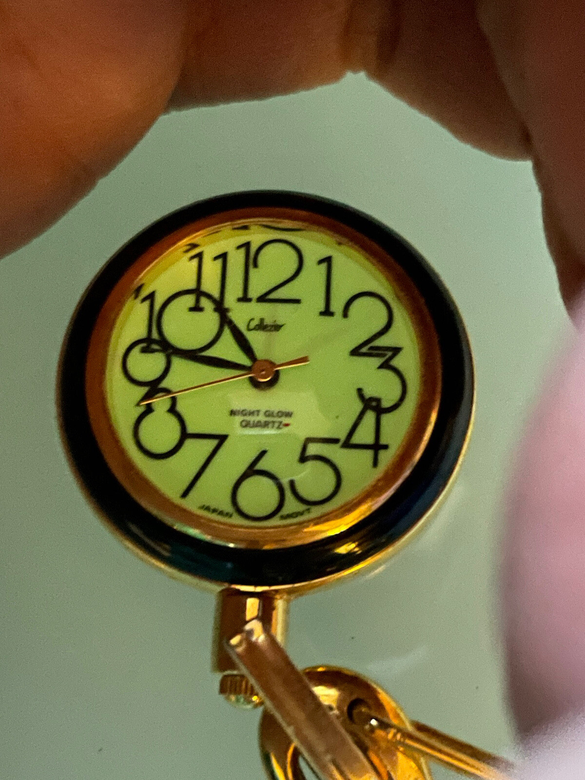 New Coolezio Glow In The Dark Keychain Watch Analog Gold Color