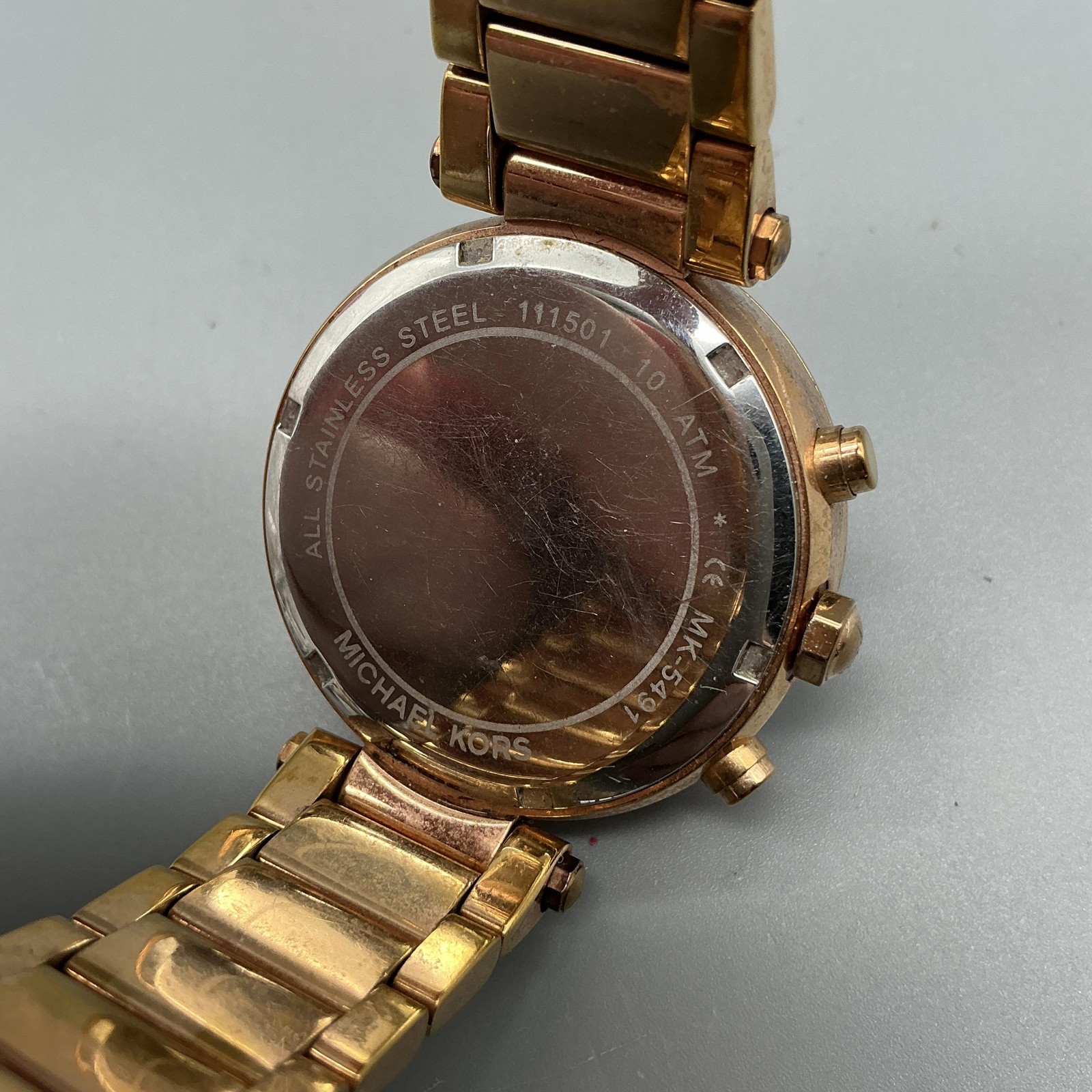 Michael Kors Parker MK-5491 Womens Watch 39mm MOP Gold Tone New Battery 6″