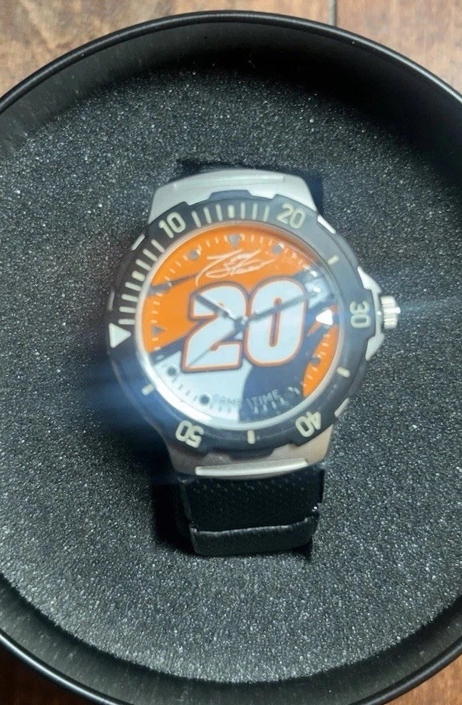 Tony Stewart #20 Game Time NASCAR Watch Tire Case NIB Unused Racing Collectible