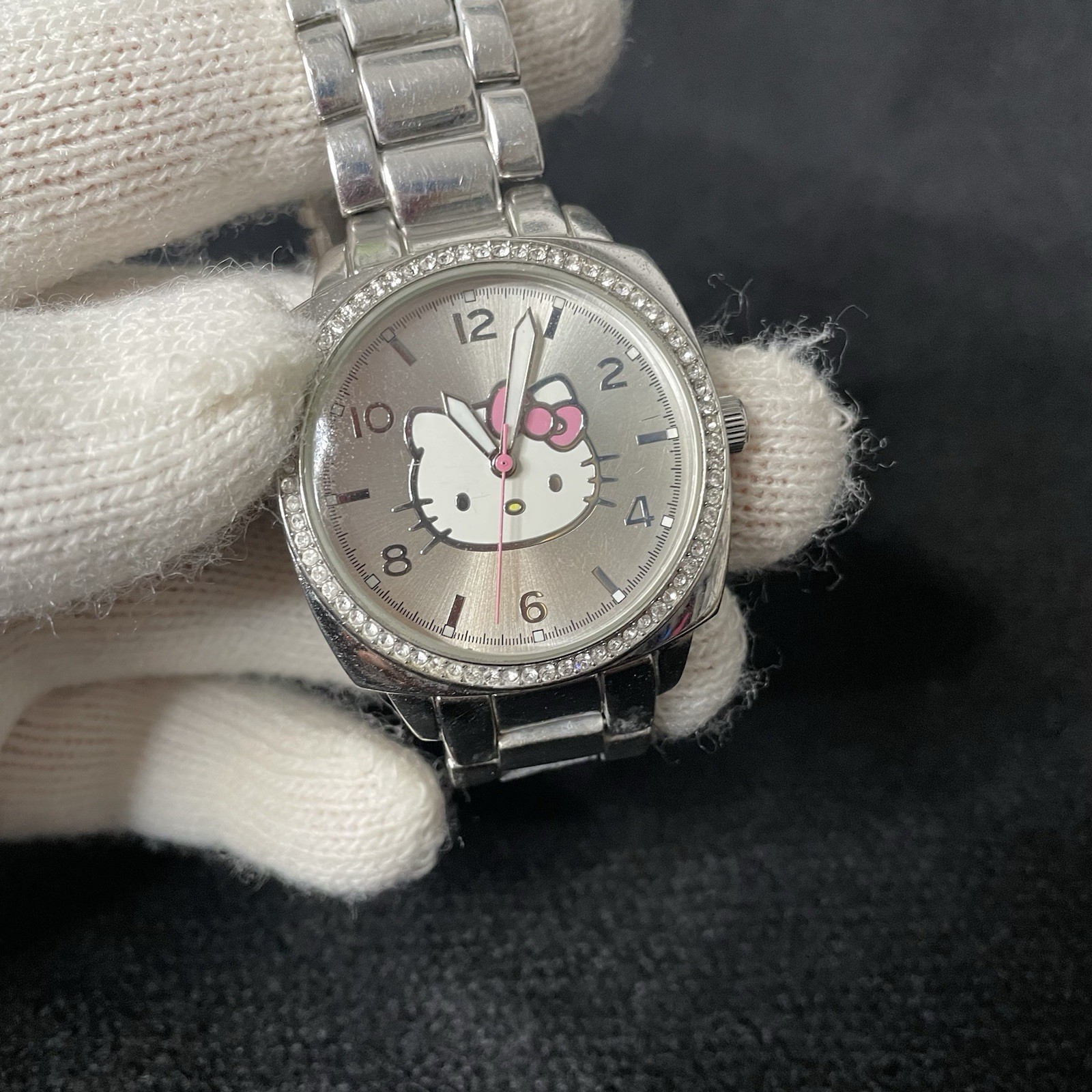 Sanrio Hello Kitty Stainless Steel Quartz Shiny Bezel Women’s Watch WORKING