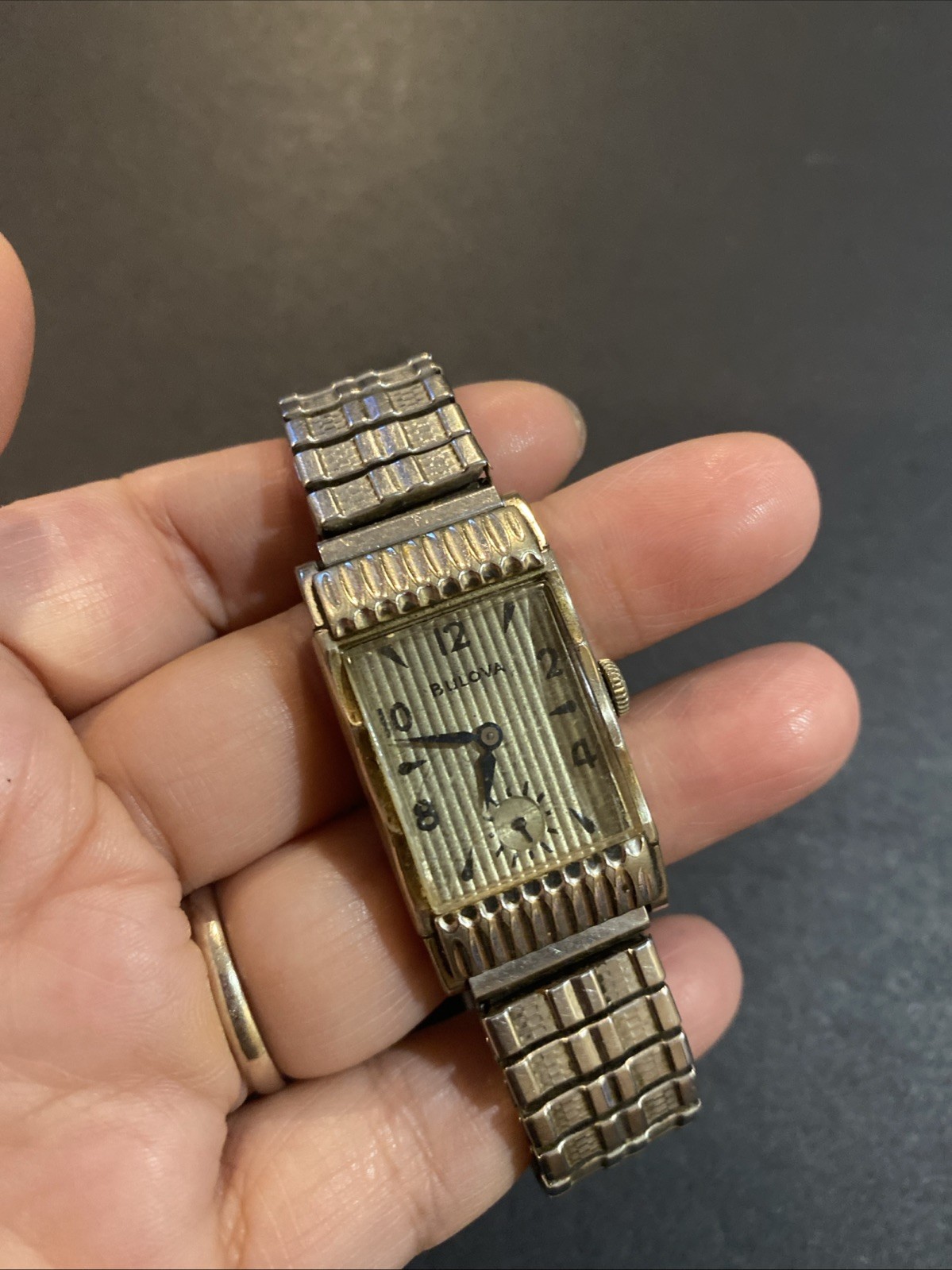 Vintage 10K gold Filled Men’s Bulova USA ‘Academy Award’ Winding Wrist Watch