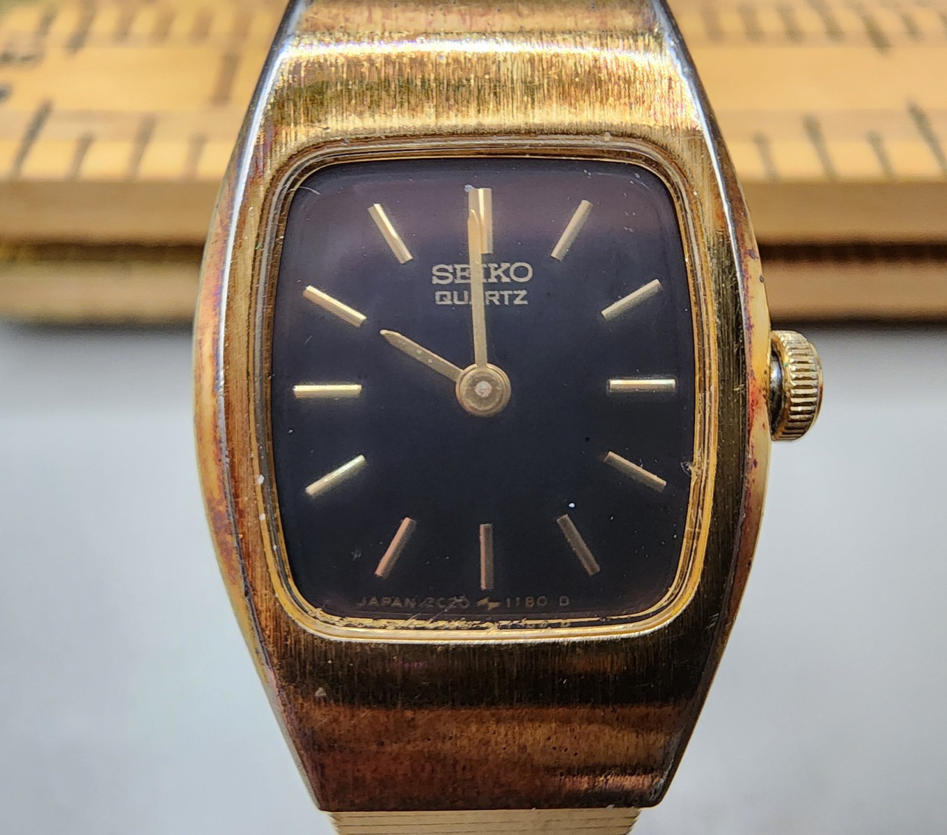 Vintage 1986 Seiko Quartz Ladies Dress Watch 2C20-5559 Gold Tone Mesh Bracelet