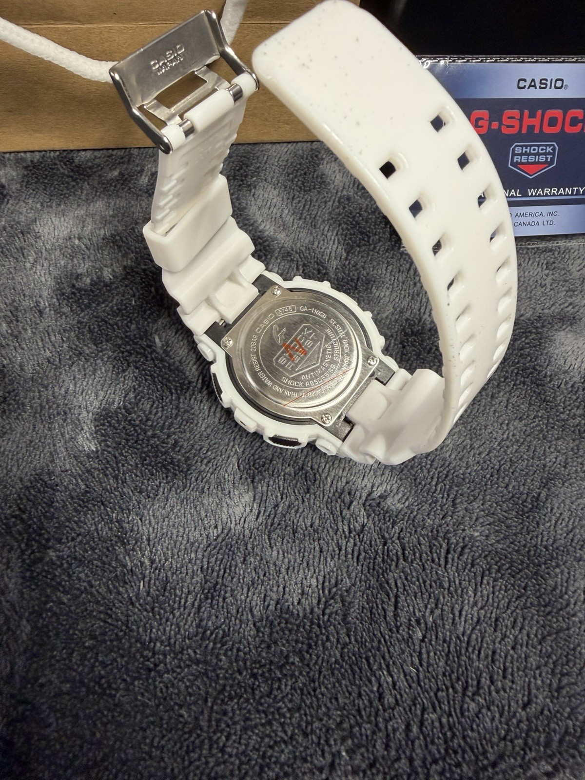 Casio G-SHOCK White Resin Analog/Digital Watch Shock-Resistant 200m w/Box