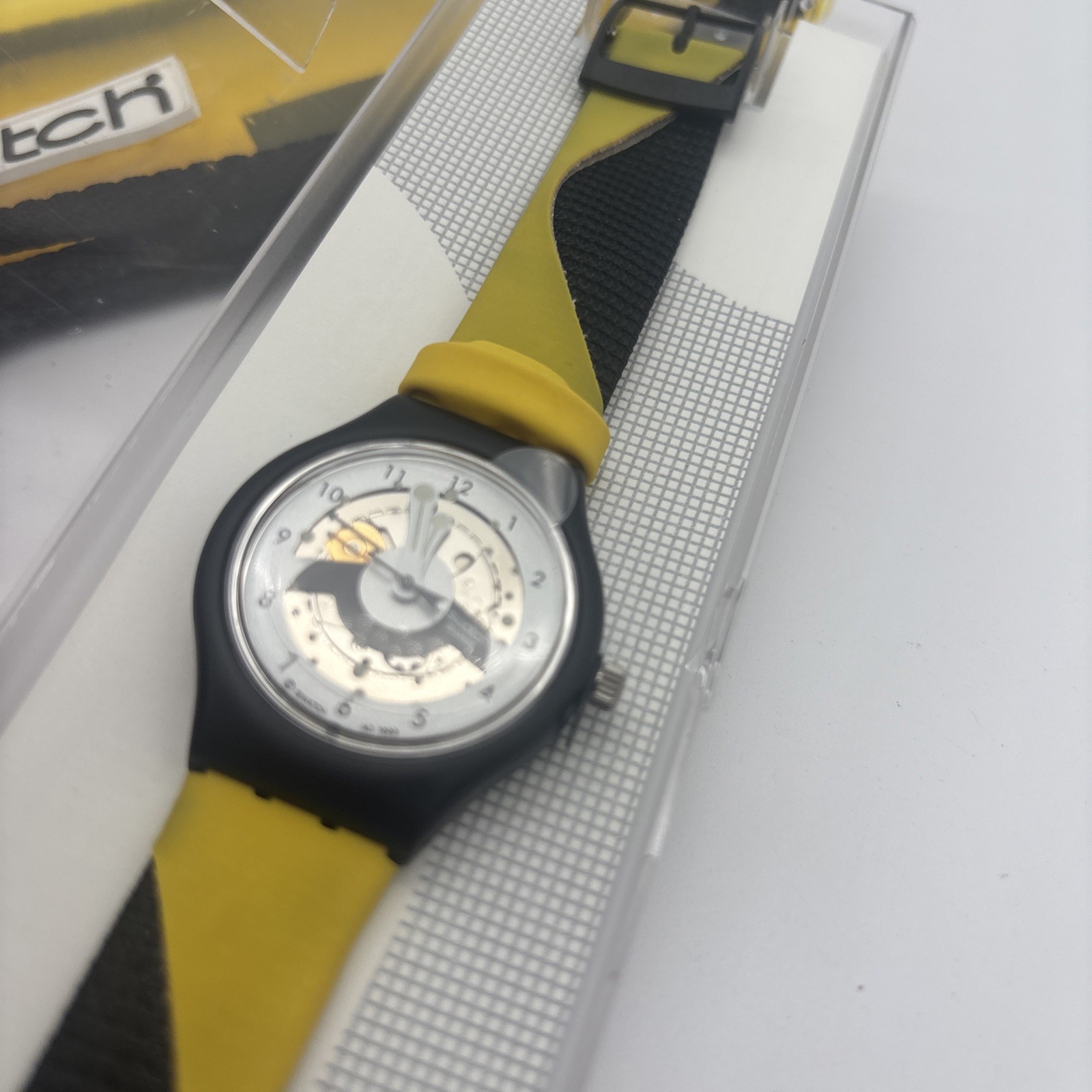 1998 Swatch Generator Yellow (STZ100E) Auto-Quartz watch Needs Battery