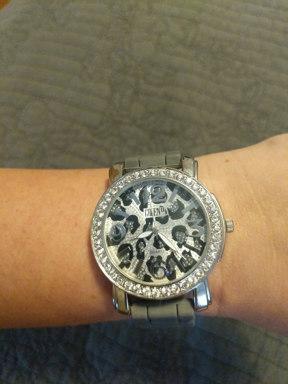Gruen II Oversized Fashion Watch Ladies Leopard Print Rubber Band EUC