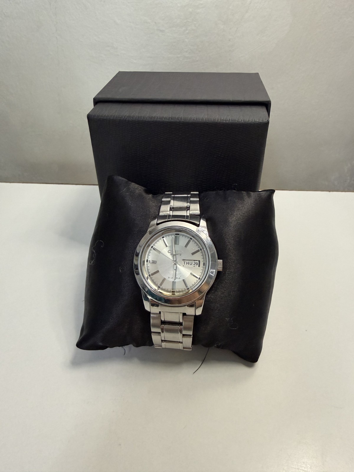 Vintage Citizen Quartz Day-Date Silver Dial Base Metal Men’s Watch 1112-R10888