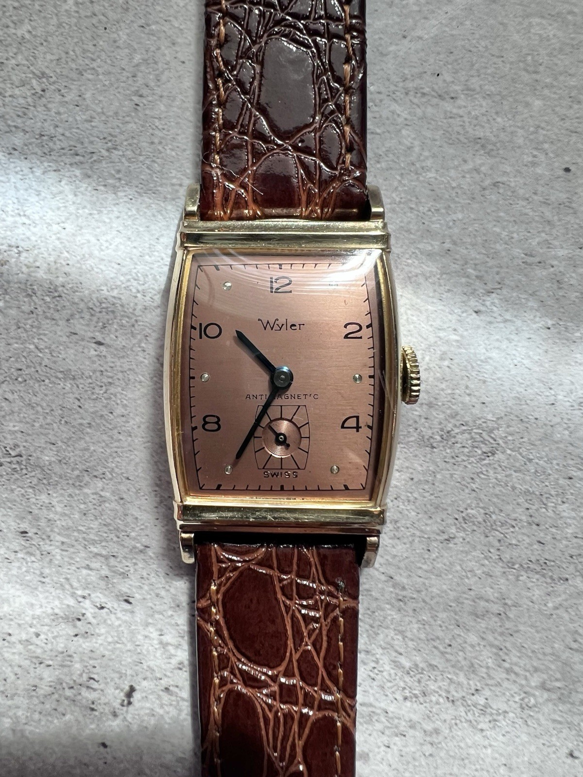 Vintage 50’s Wyler 14K Gold Filled Manual Wind Watch Salmon Dial Blue Hands