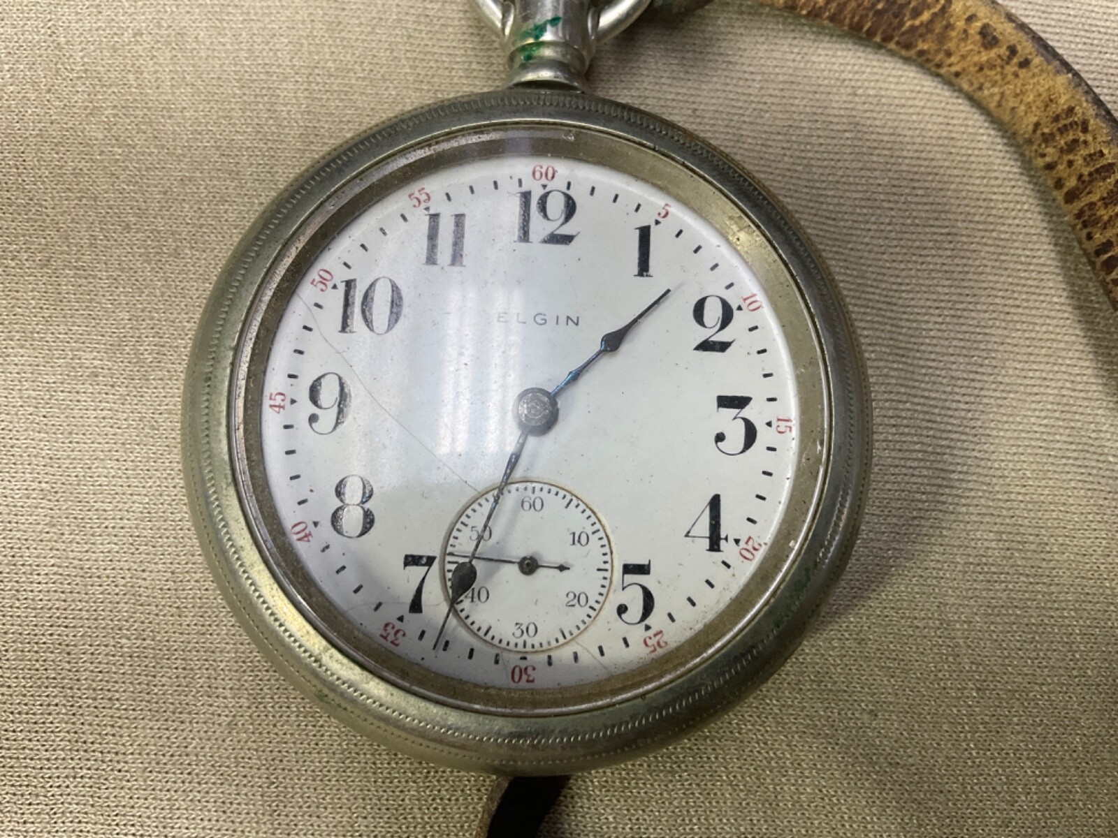 ANTIQUE ELGIN POCKET WATCH 2 1/4″ IN DIAMETER (NEEDS WORK, PARTS ONLY!)