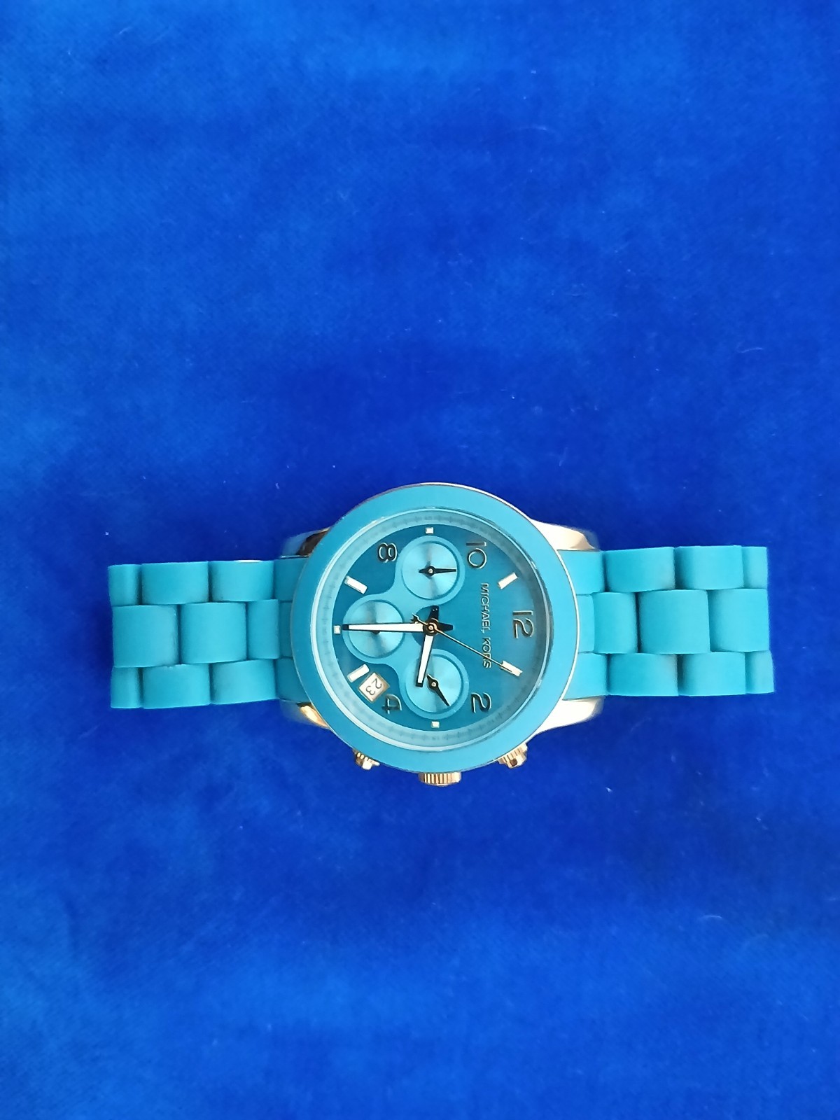 Michael Kors Blue Band Gold Tone Wrist Watch Rubber Metal MK 5266