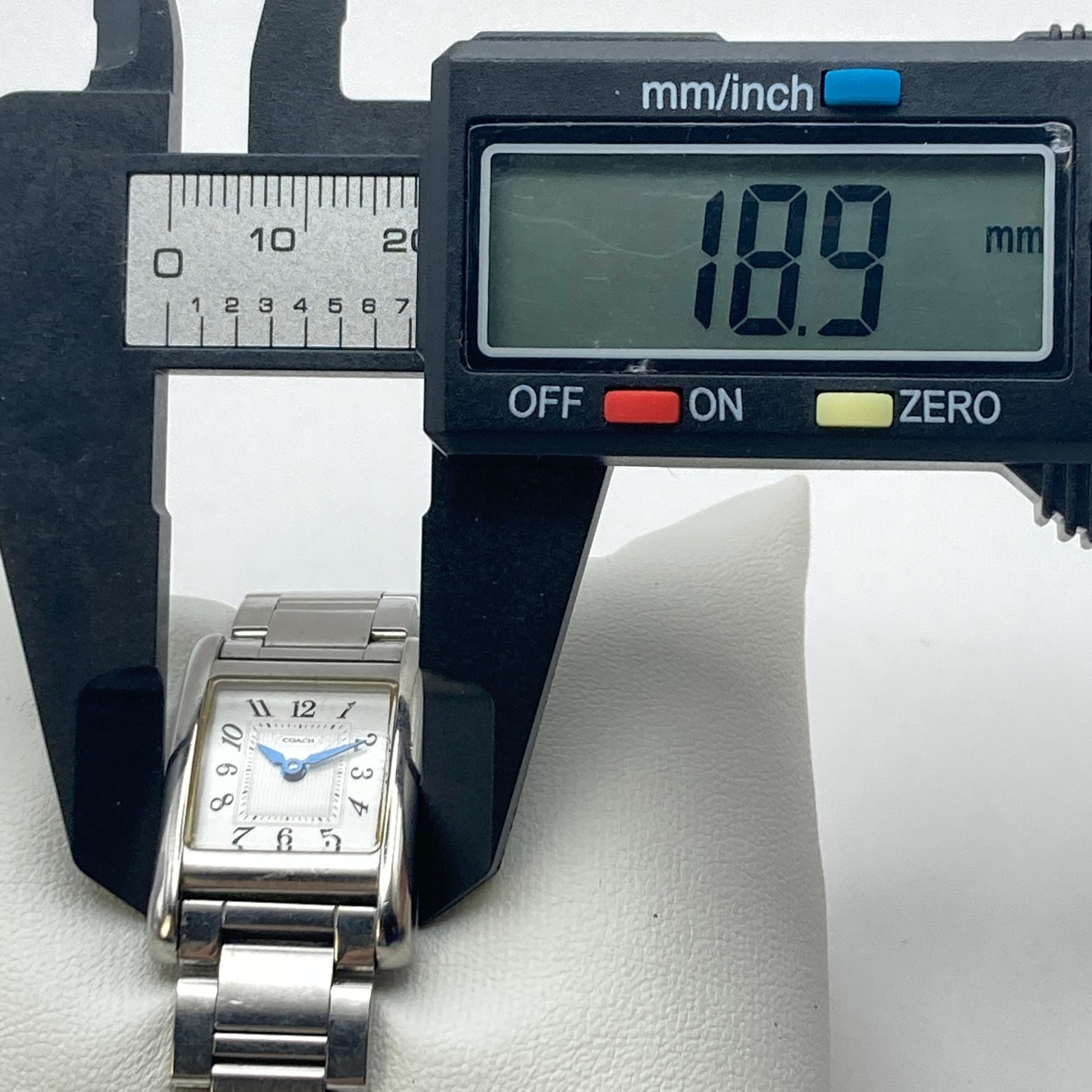 Coach Women’s Tank Watch 19mm Silver Tone Swiss Made W002B New Battery 6.25″