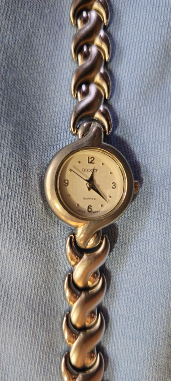 Appear Silver Tone Watch Japan Movement 6 1/4″ Max Size New Battery