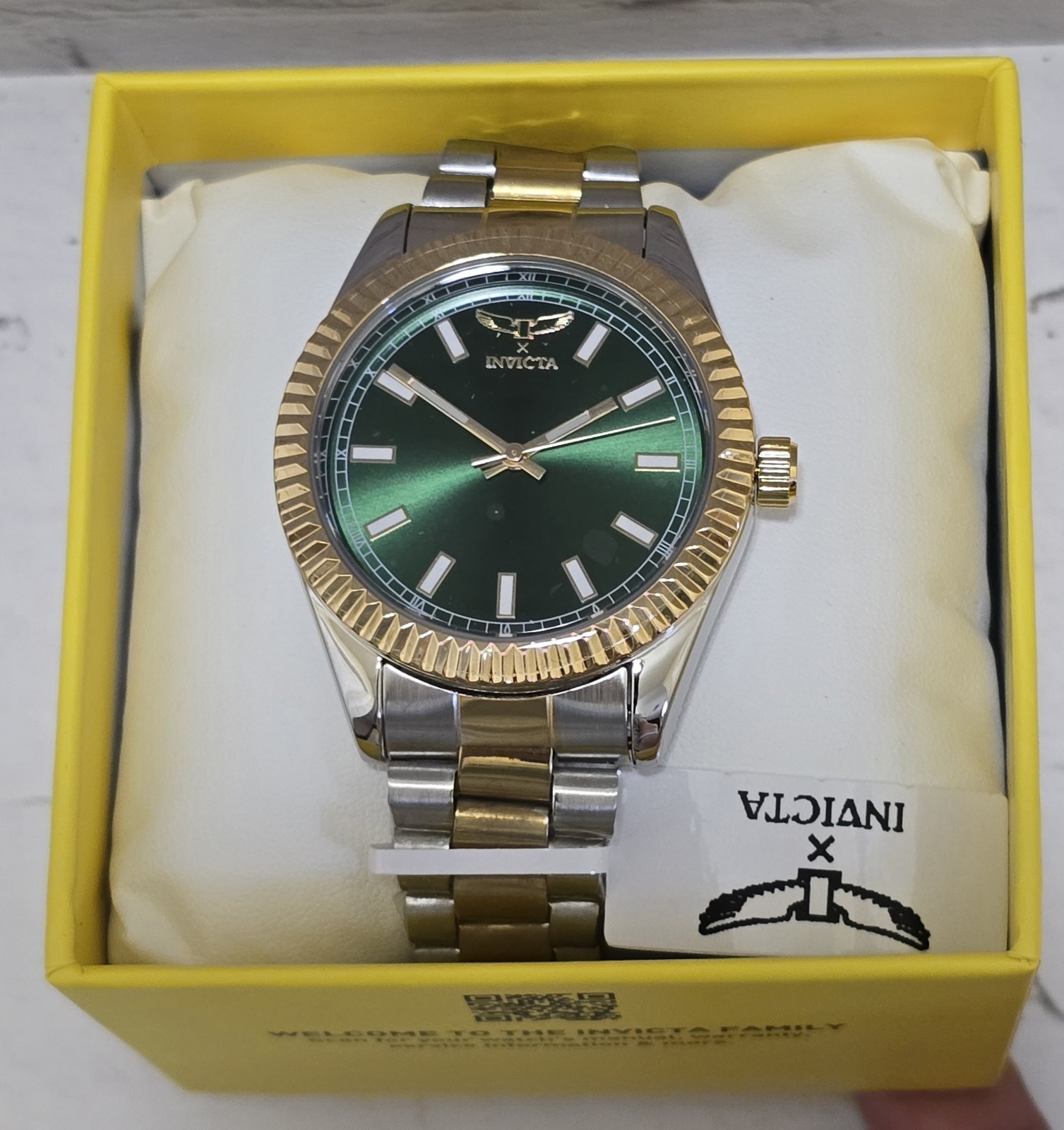Invicta Specialty I Men’s Quartz 40 mm Green Dial Two Tone Watch 69012 Brand New