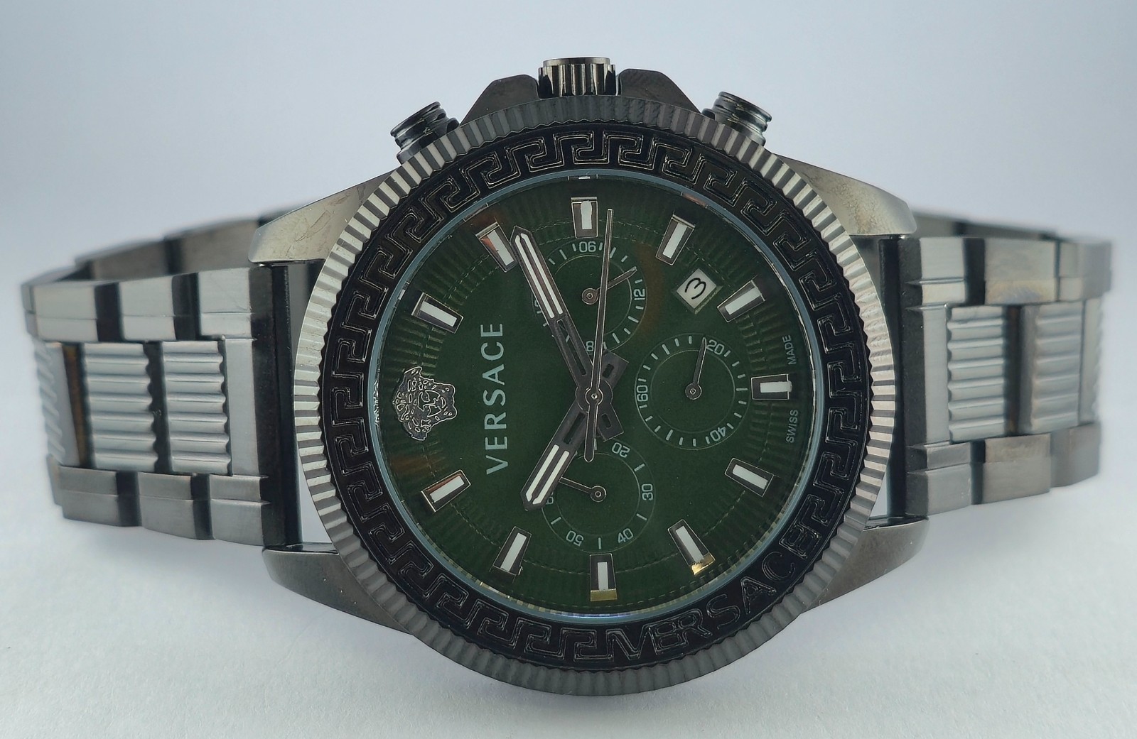 Working Versace Chronograph Green Dial with Date Men’s Wristwatch Steel Band