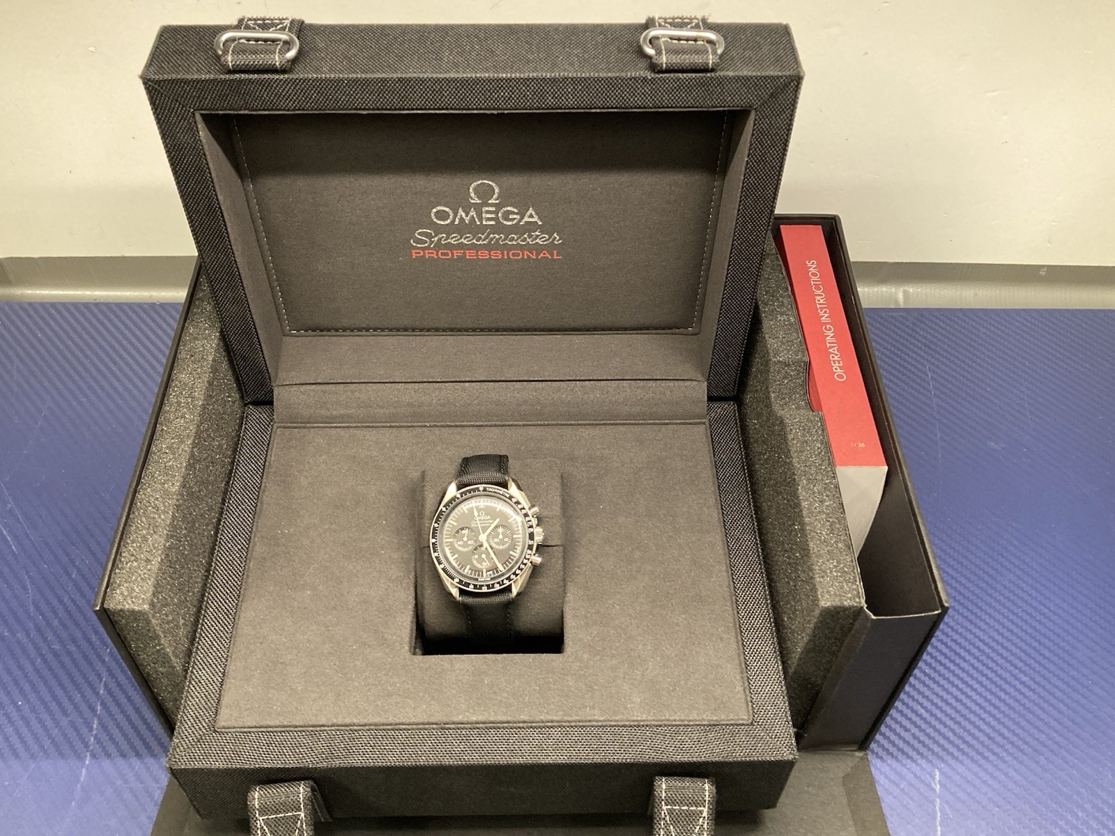 Omega Speedmaster Professional Moonwatch 310.32.42.50.01.001