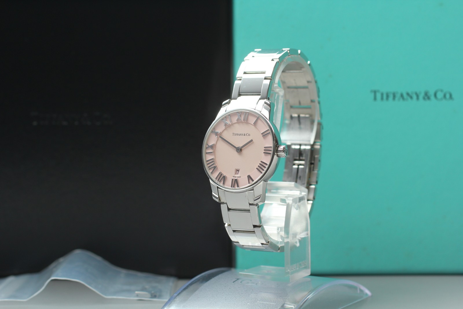 [ Box ] Tiffany & Co Atlas 2-Hand Quartz Date Pink 29mm Swiss Made Women’s Watch