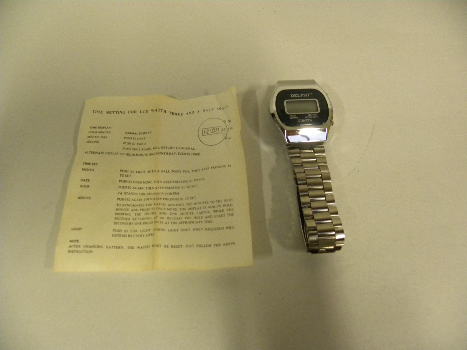 Vintage Delphi Quartz Digital Men’s Watch Wristwatch (A5)