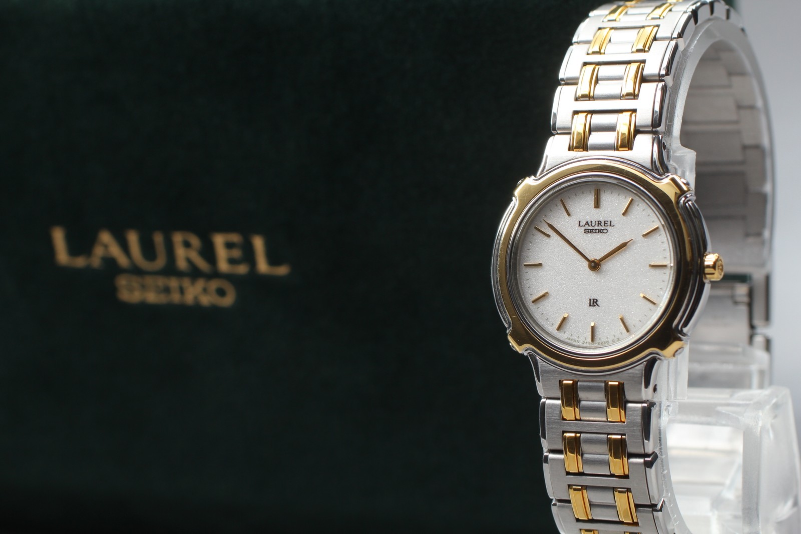 Vintage MINT Seiko Laurel 2F50-0720 Quartz Near Gold Two-Tone Womens Watch JAPAN