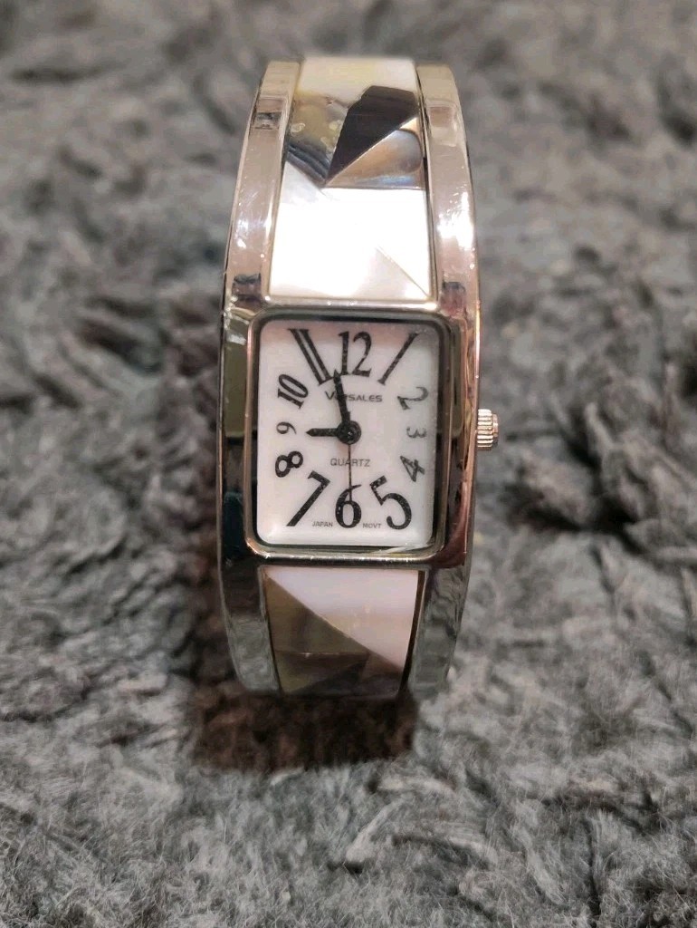 Varsales Womens Stainless Steel Japanese Quartz Movement Mother-Of-Pearl Apache