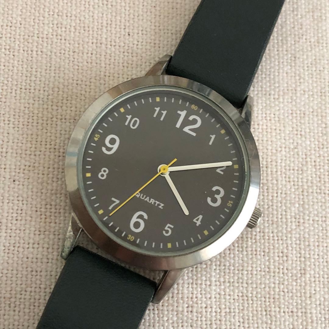 Used Quartz Wristwatch CL-11 35mm 23cm 2nd Hand Dress Watch
