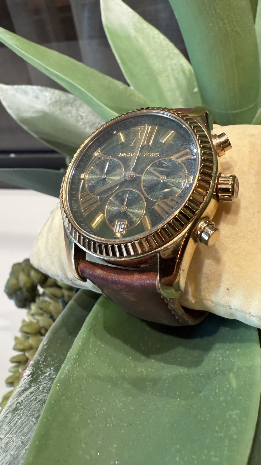 Michael Kors Chronograph Quartz Dress Watch Brown Leather Gold Stainless Steel