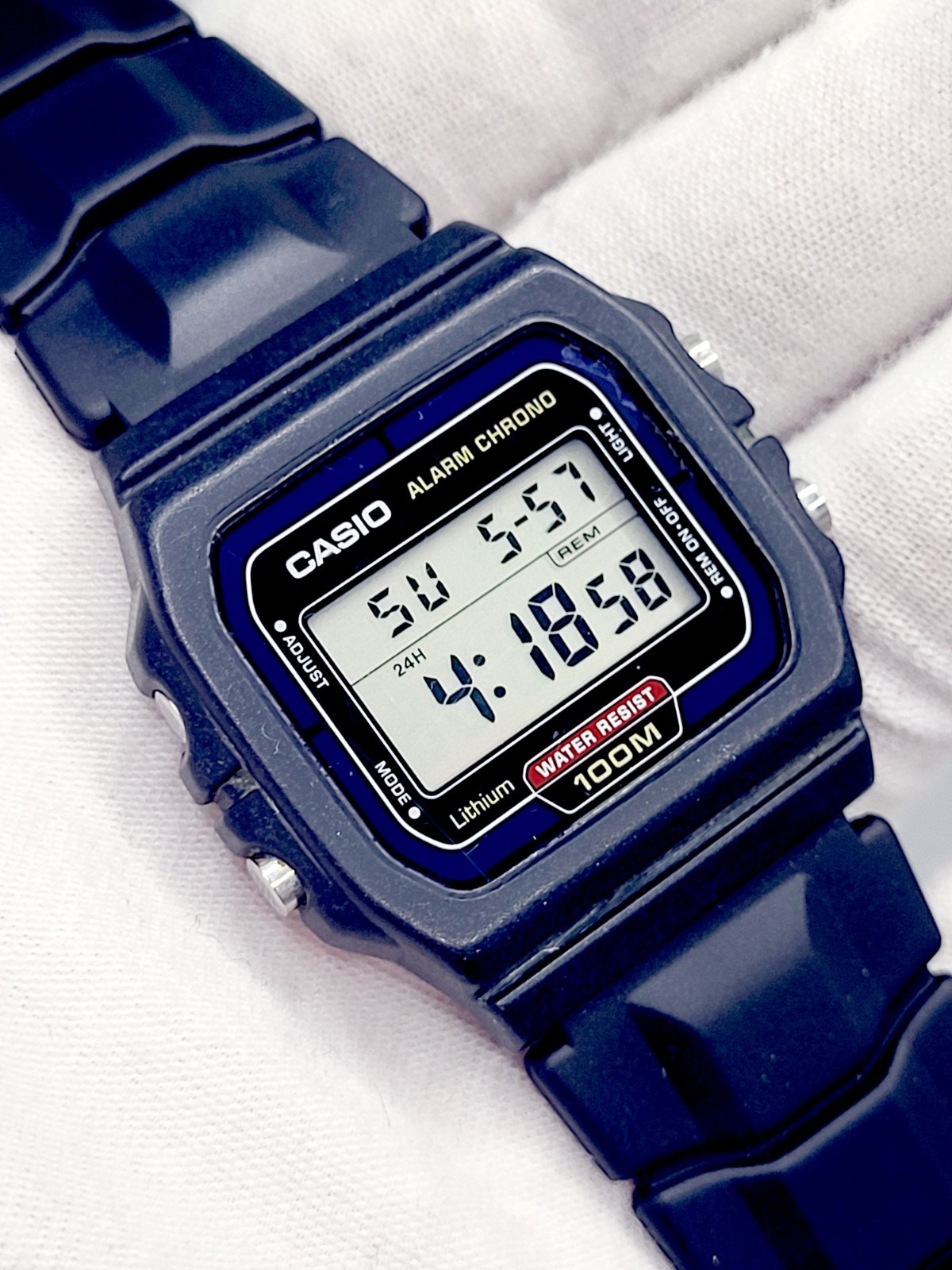 Casio 549 W-720 1980’s Quartz Alarm Chrono Digital Vintage Men’s Watch New Batt