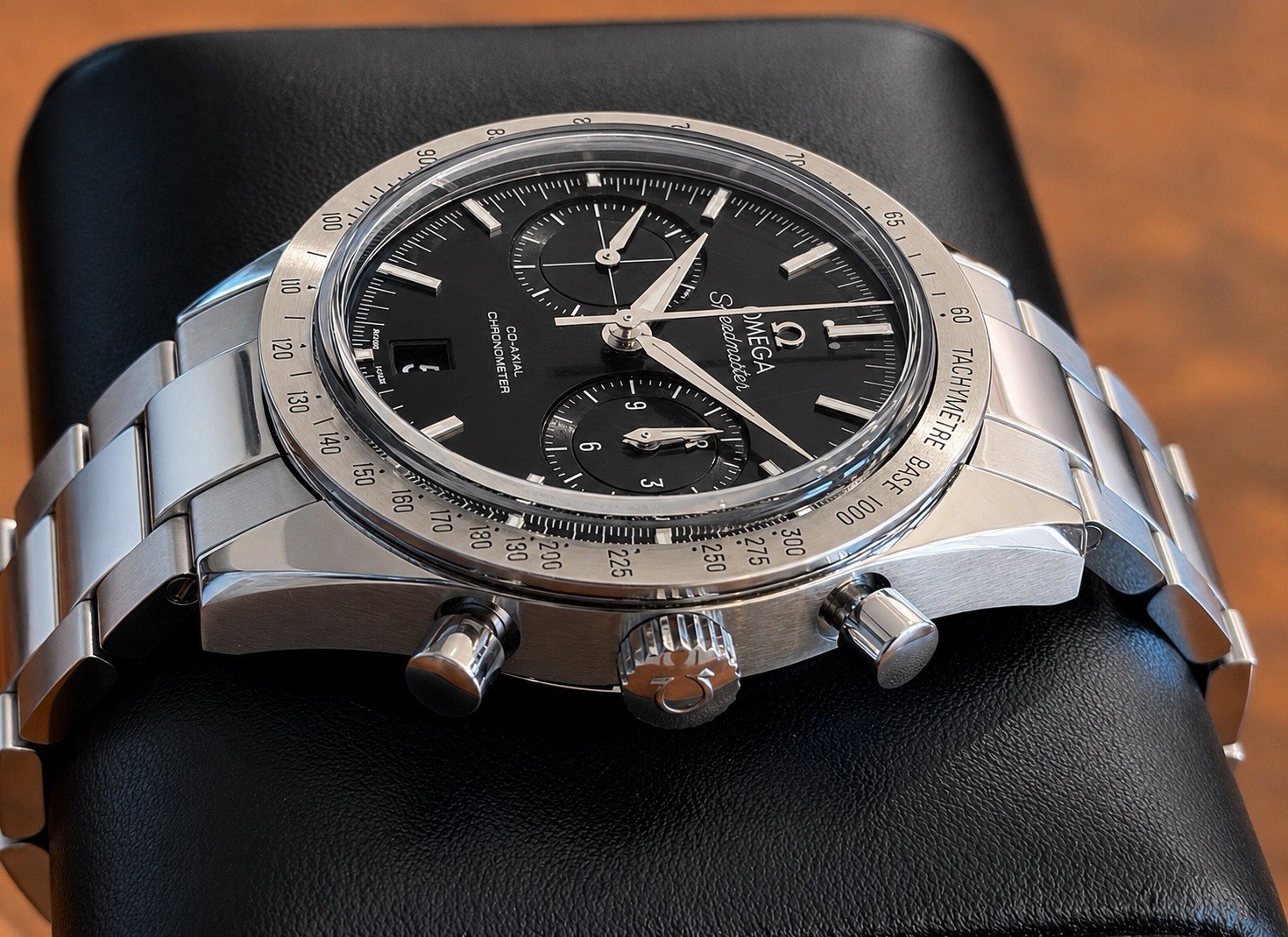OMEGA Speedmaster Coaxial 57 41.5M 331.10.42.51.01.001 Black Dial B&P Mint