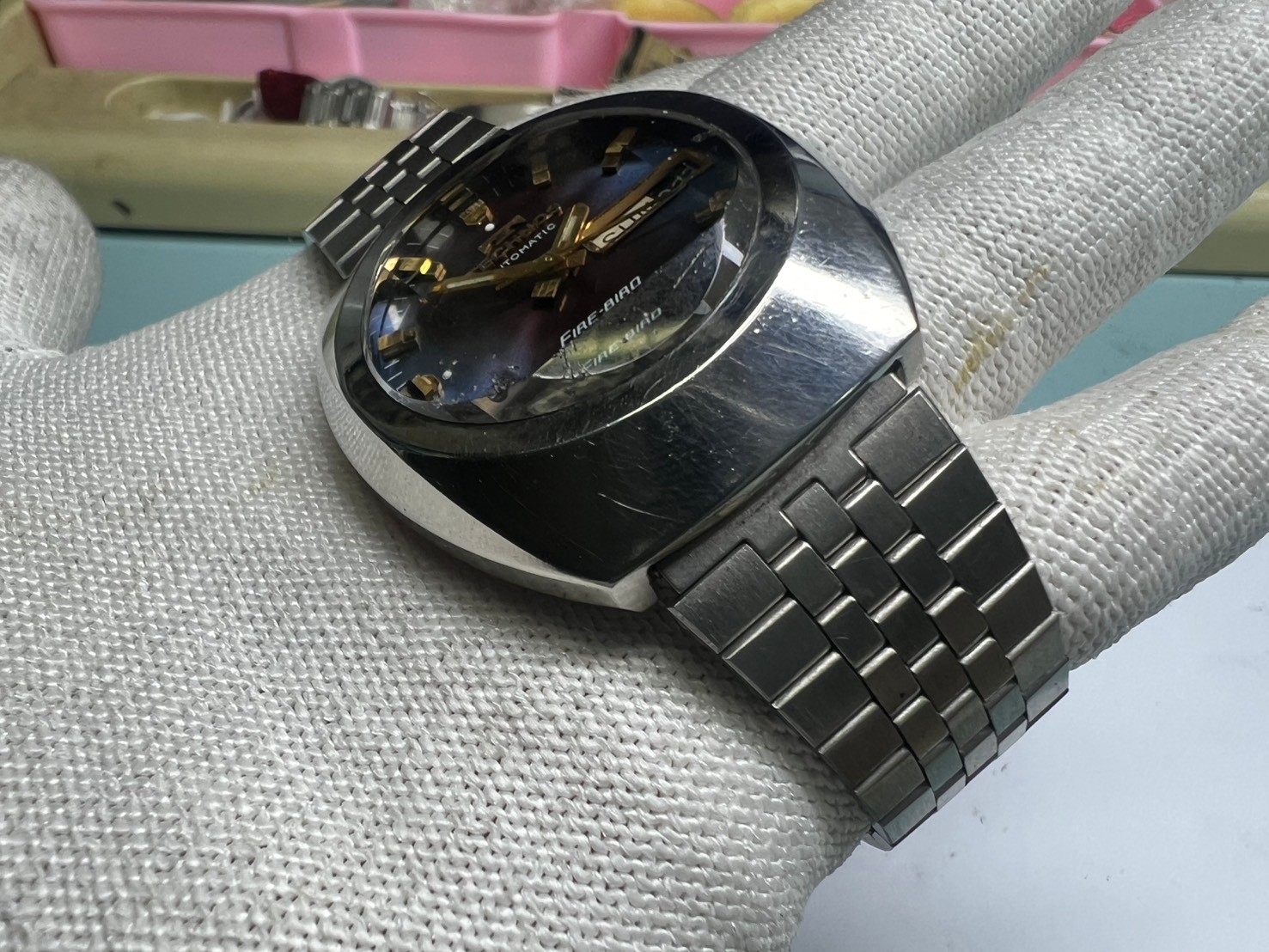 79. Technos day date Fire Bird 37 mm running cal 2830