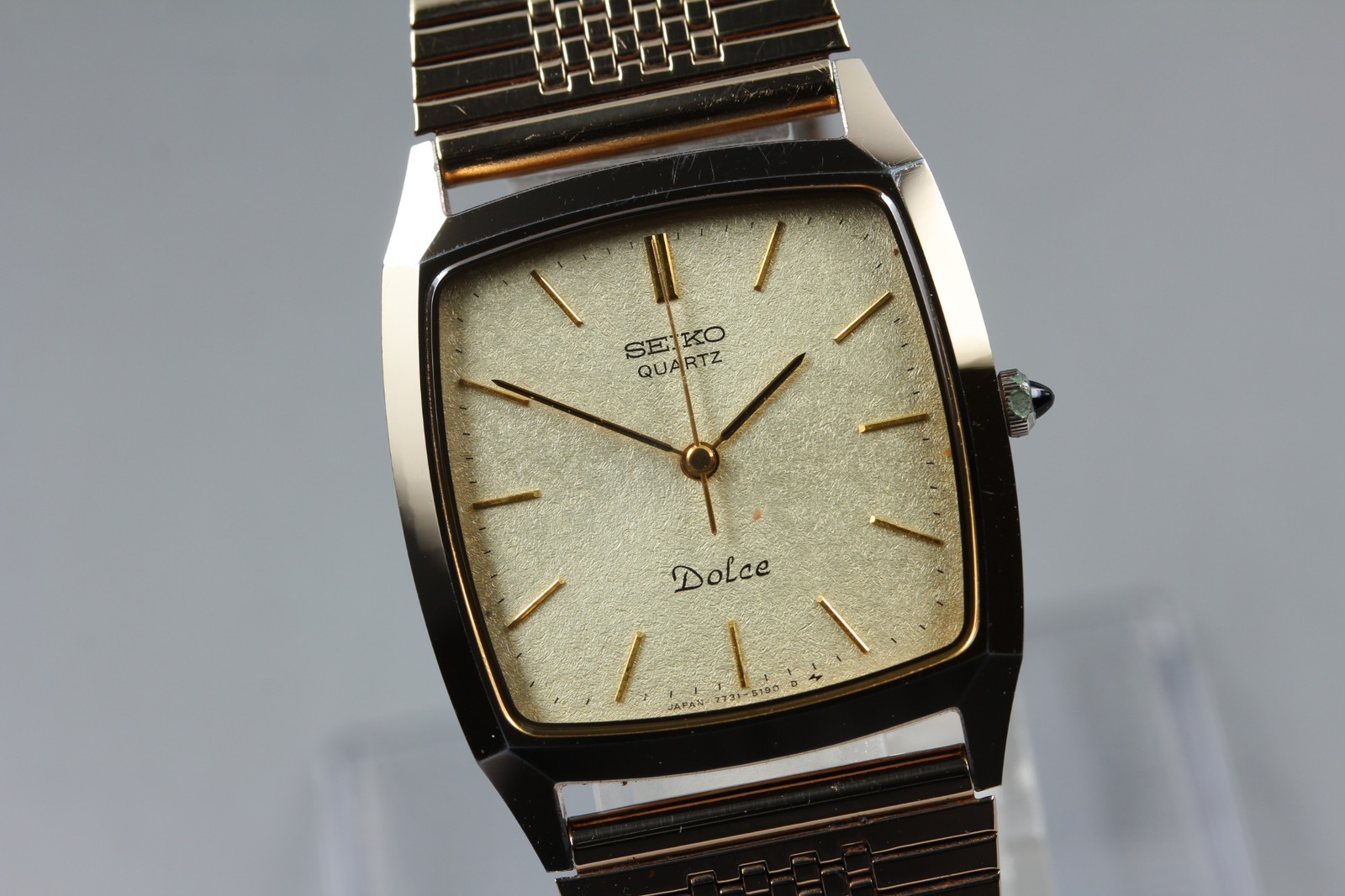 Vintage 1988 SEIKO Dolce 7731-5160 Gold Tungsten Square Quartz Mens Watch JAPAN