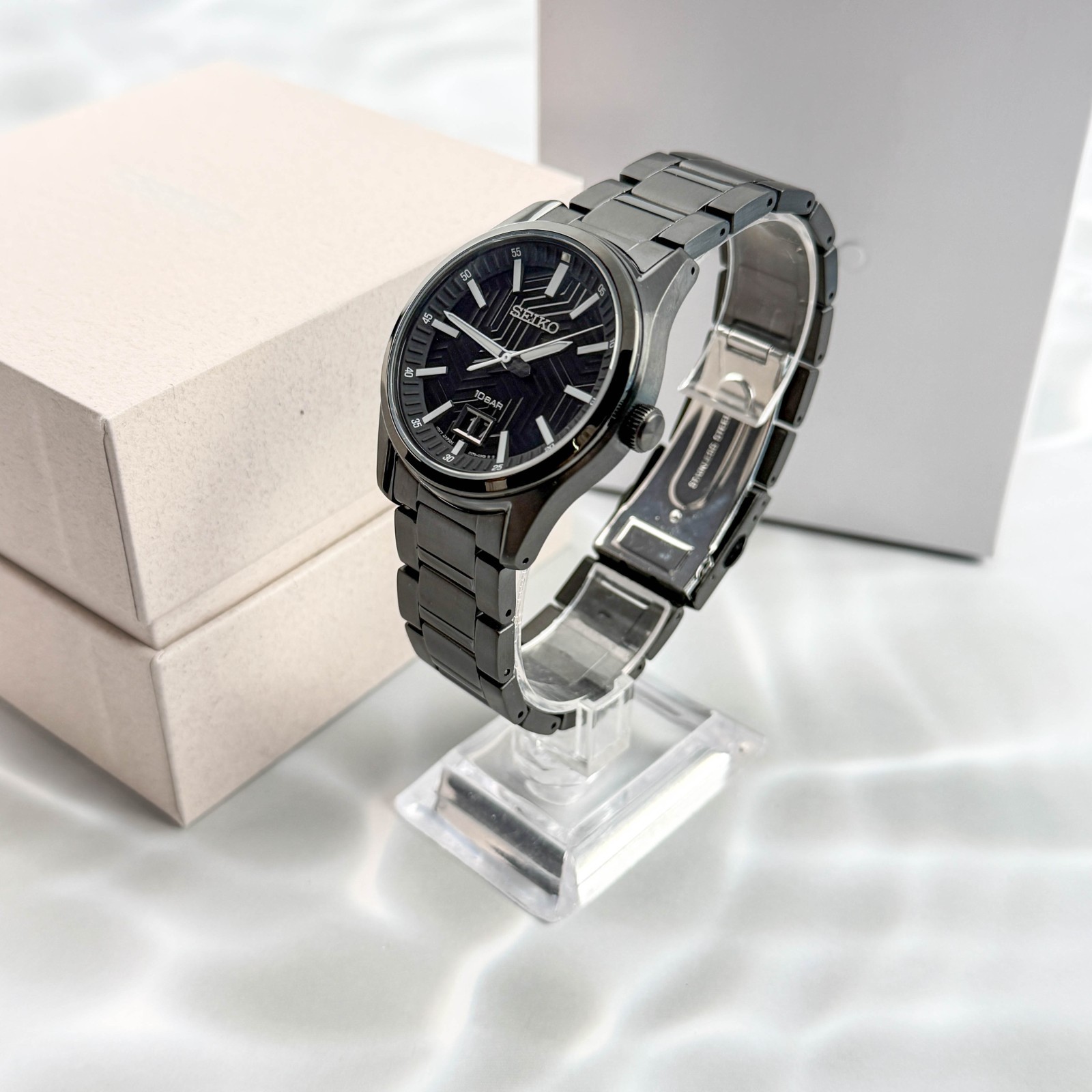 Seiko Essentials SUR515 Men’s Black Dial Stainless Steel Strap Quartz Watch 40mm