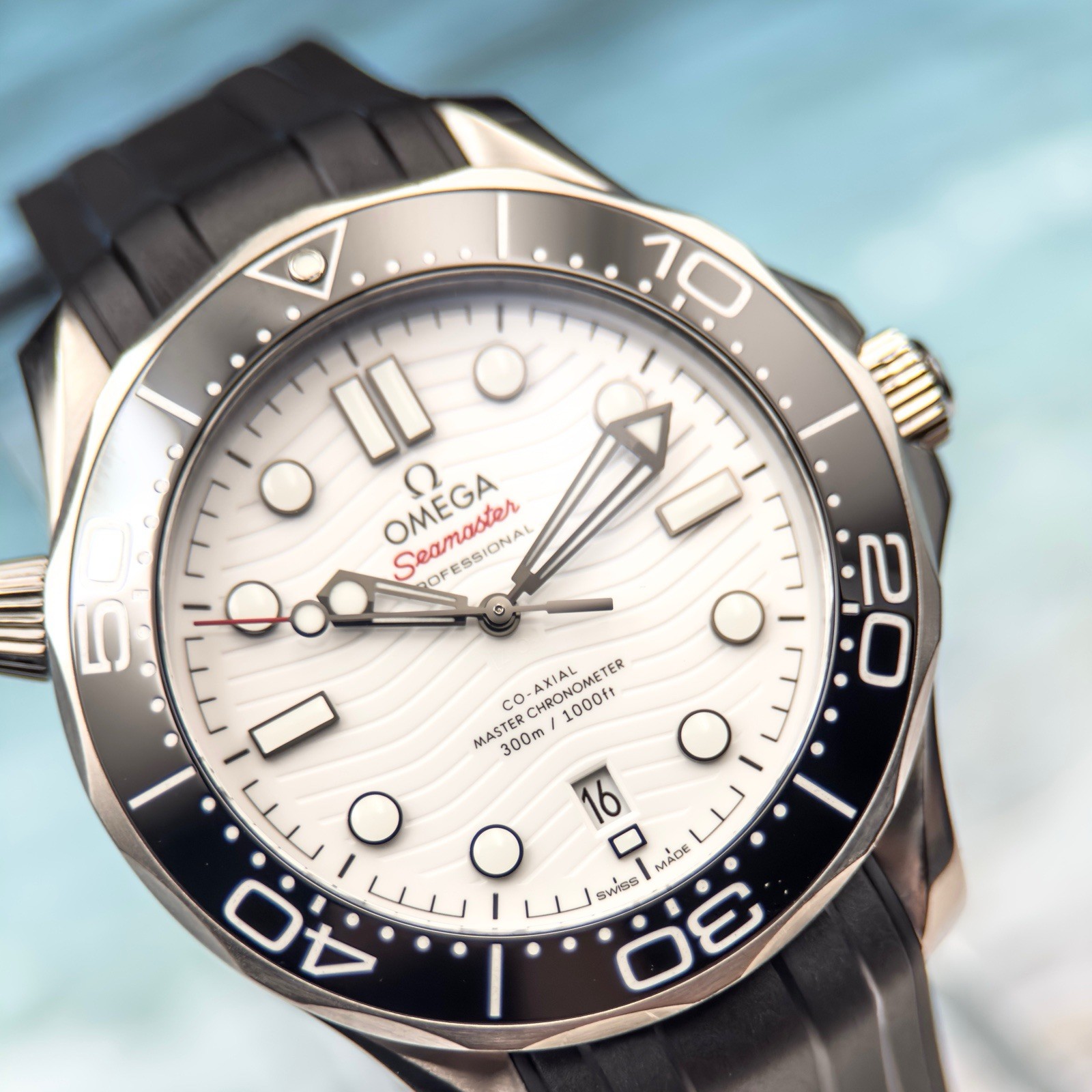 OMEGA Seamaster Diver 300M 210.32.42.20.04.001 – White Wave – Box & Papers