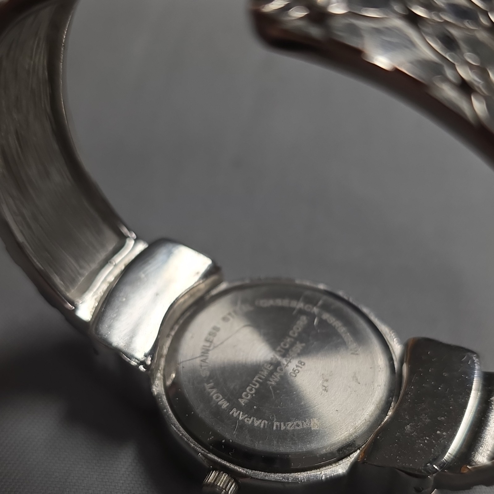 Women’s Quartz Analog Wristwatch Silver-Tone SS Bangle White Dial Arabic
