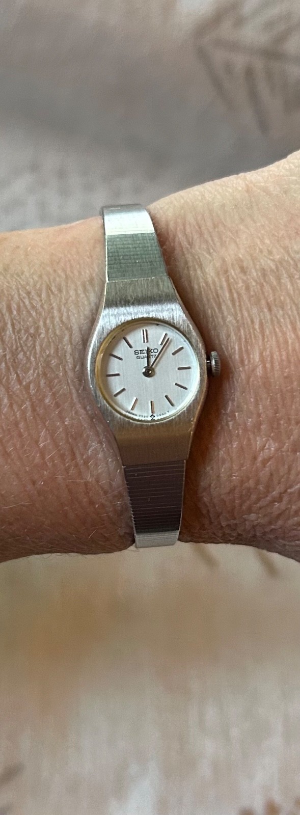 seiko 7320-0209 original band watch new battery runs 6.5″ 17mm