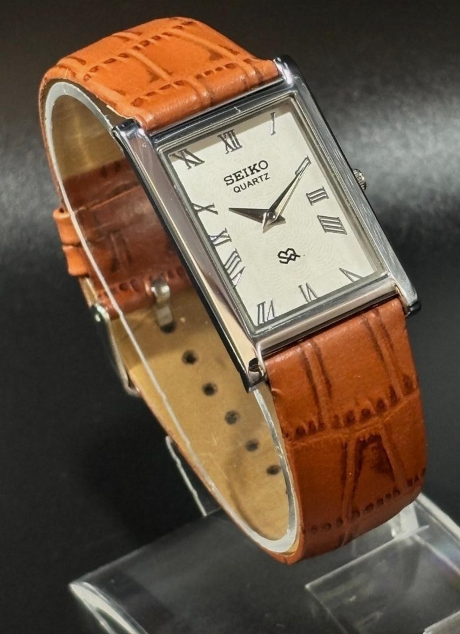Vintage Seiko Slim Tank Quartz Men’s Wrist Watch With Free DDP Shipping