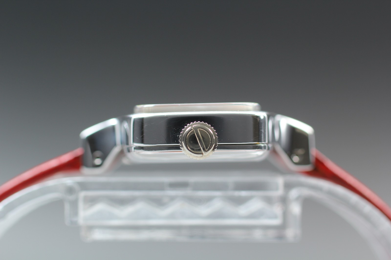 [Exc+5] Vintage Bulova Dior N2 Hand-Wind Red Asymetrical Women’s Watch
