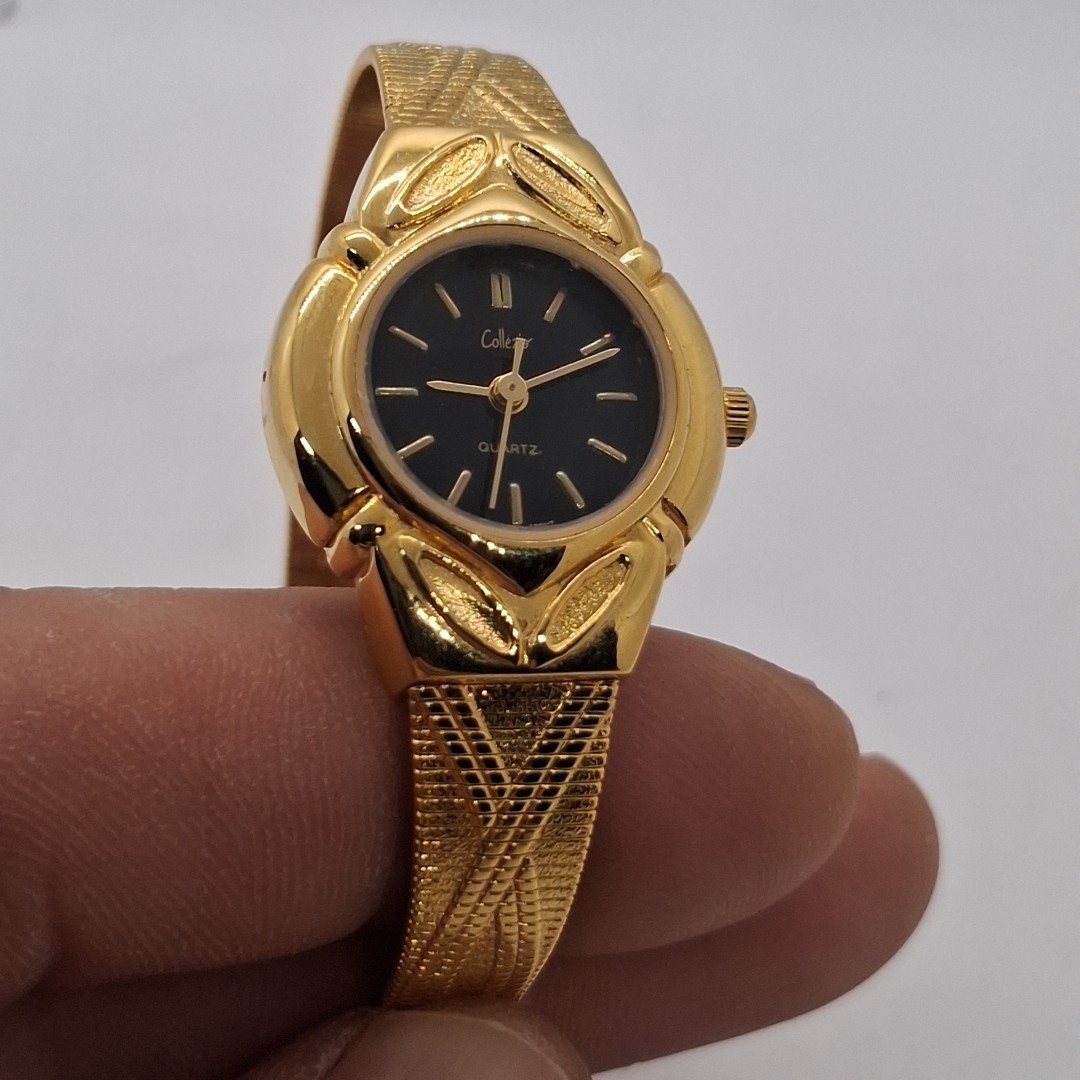 Vintage Collezio Women’s Cocktail Watch, Gold Mesh Band, Elegant Black Face