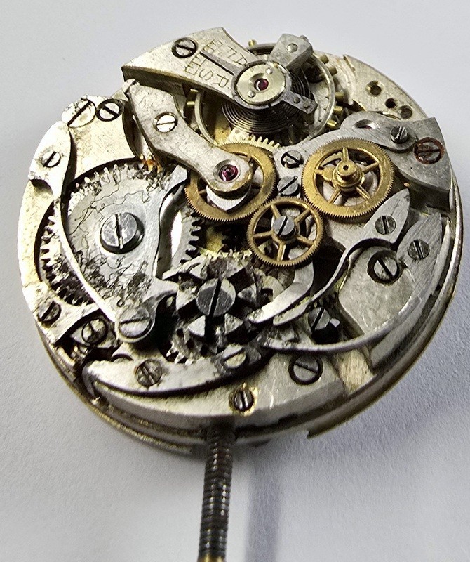 1920s/30s – NICE SINGLE BUTTON CHRONOGRAPH MOVEMENT – ANONYMOUS – BALANCE OK