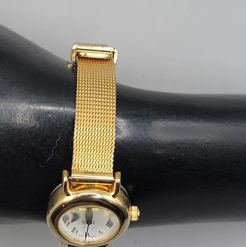 Vintage Shannons Ladies Watch Gold Tone Mesh Band Polished Case 20.5mm 7″