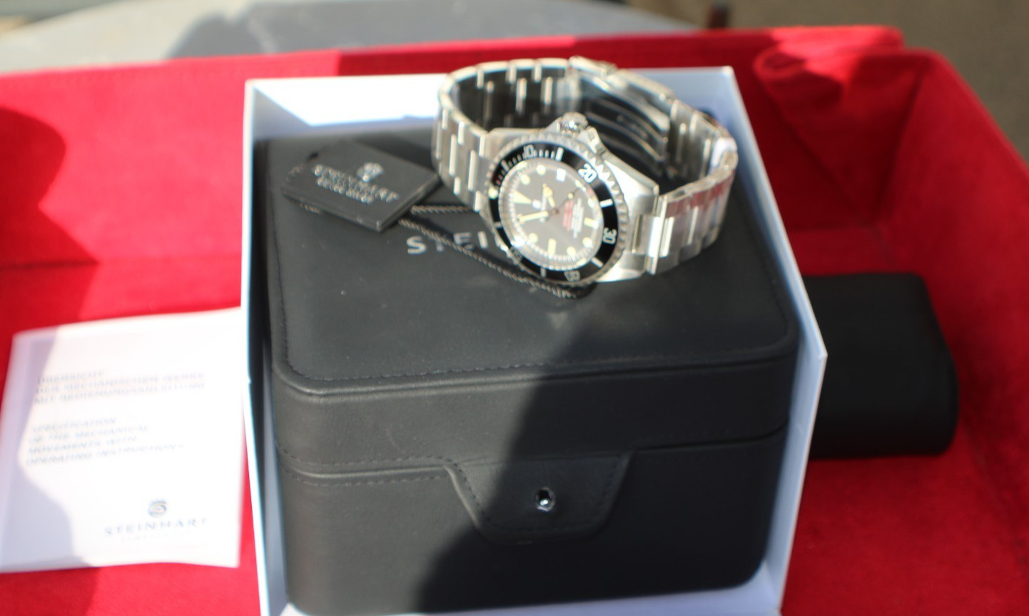 Steinhart Ocean One Premium 42mm. Boxes, Papers, Tags , A1 Condition.NOS