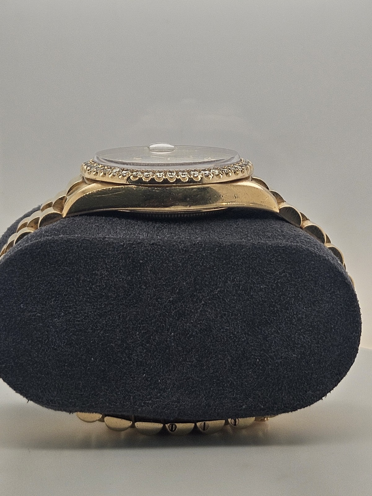 Rolex Day-Date 36mm 18k Yellow Gold President White MOP Diamond Dial Bezel 18238