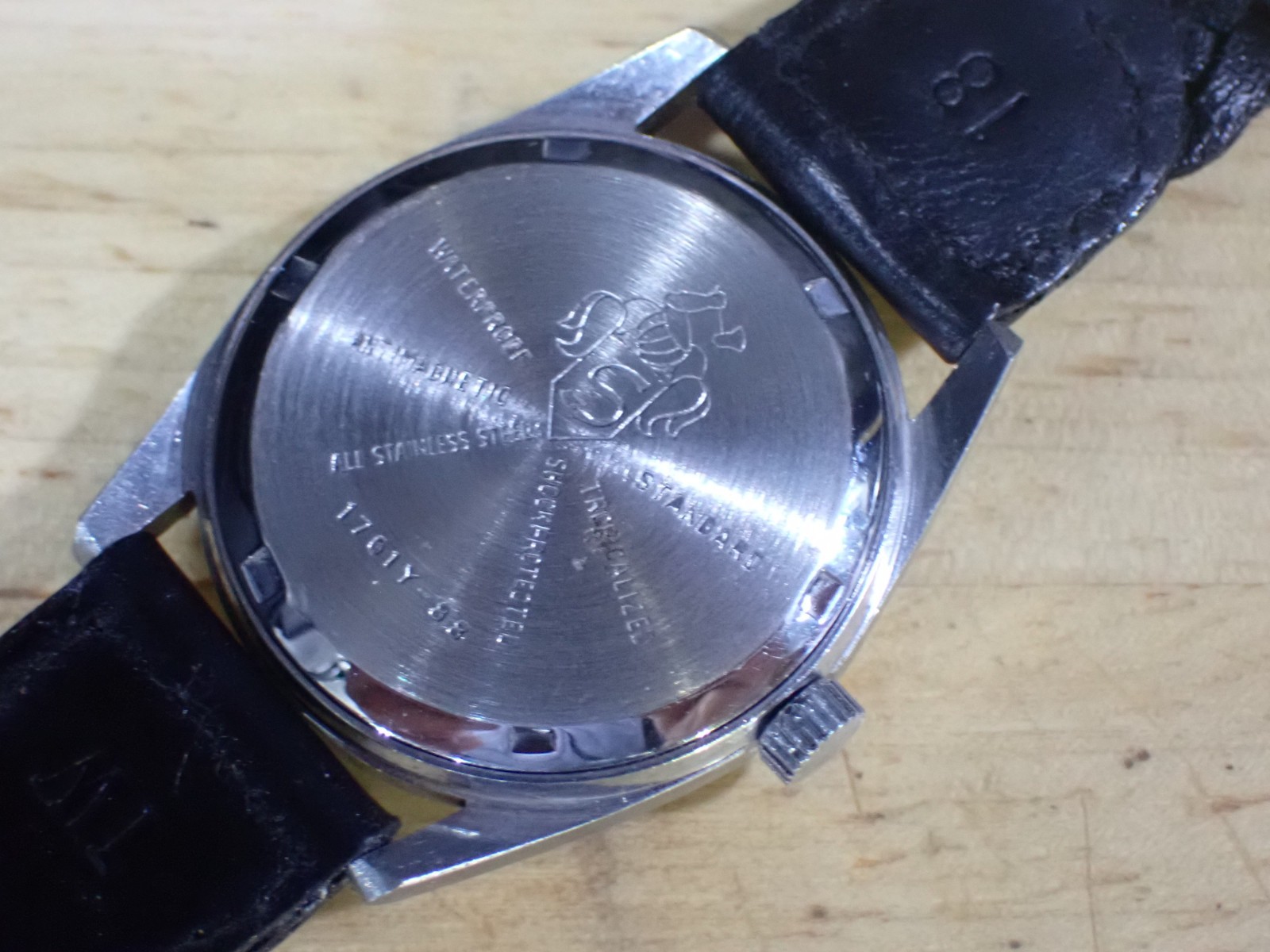Henri Sandoz 17 Jewel Men’s Manual Wind Wristwatch runs Chrome Dial Stainless