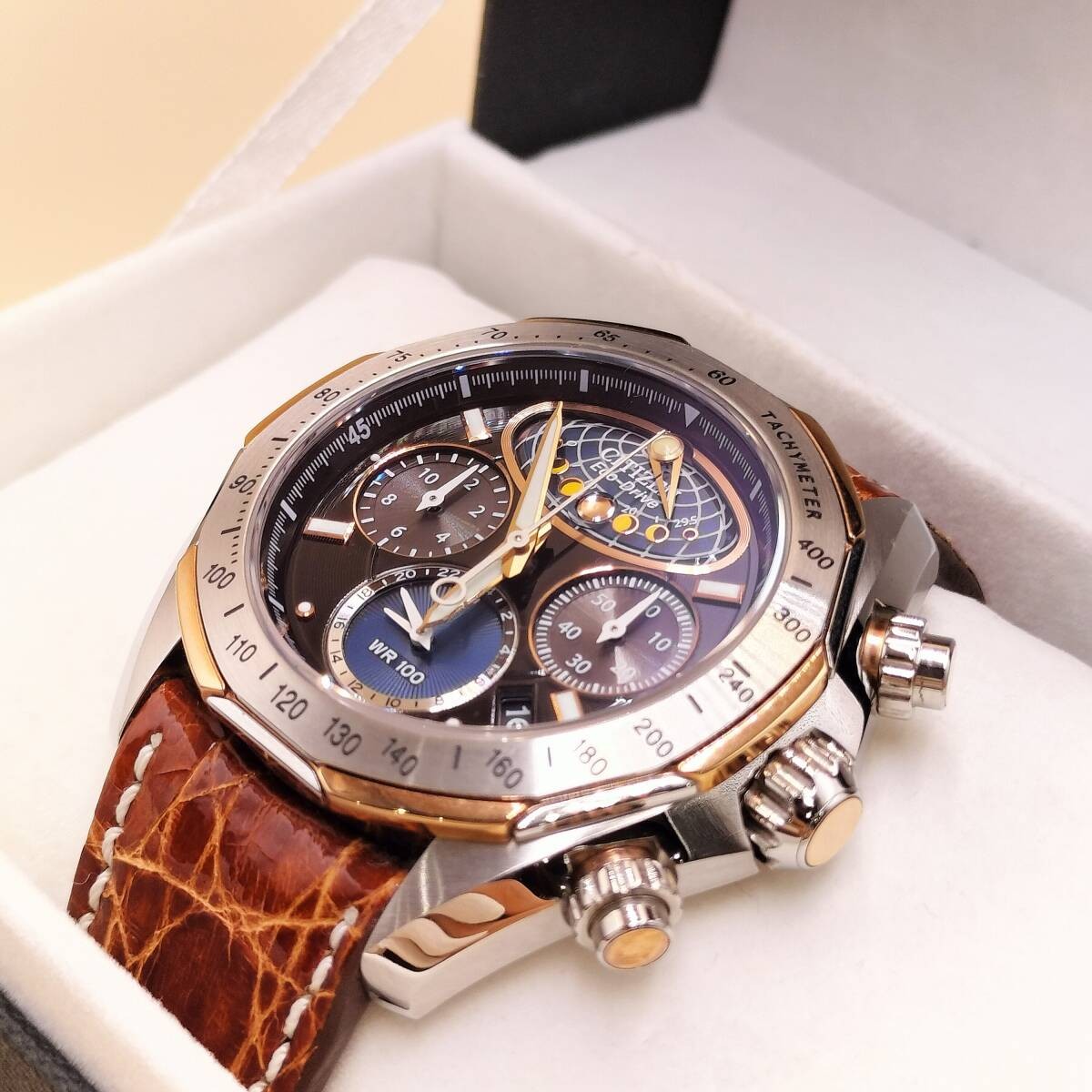 CITIZEN Eco Drive E270 S067260 Signature Moon Phase Chronograph Men’s Watch Sola